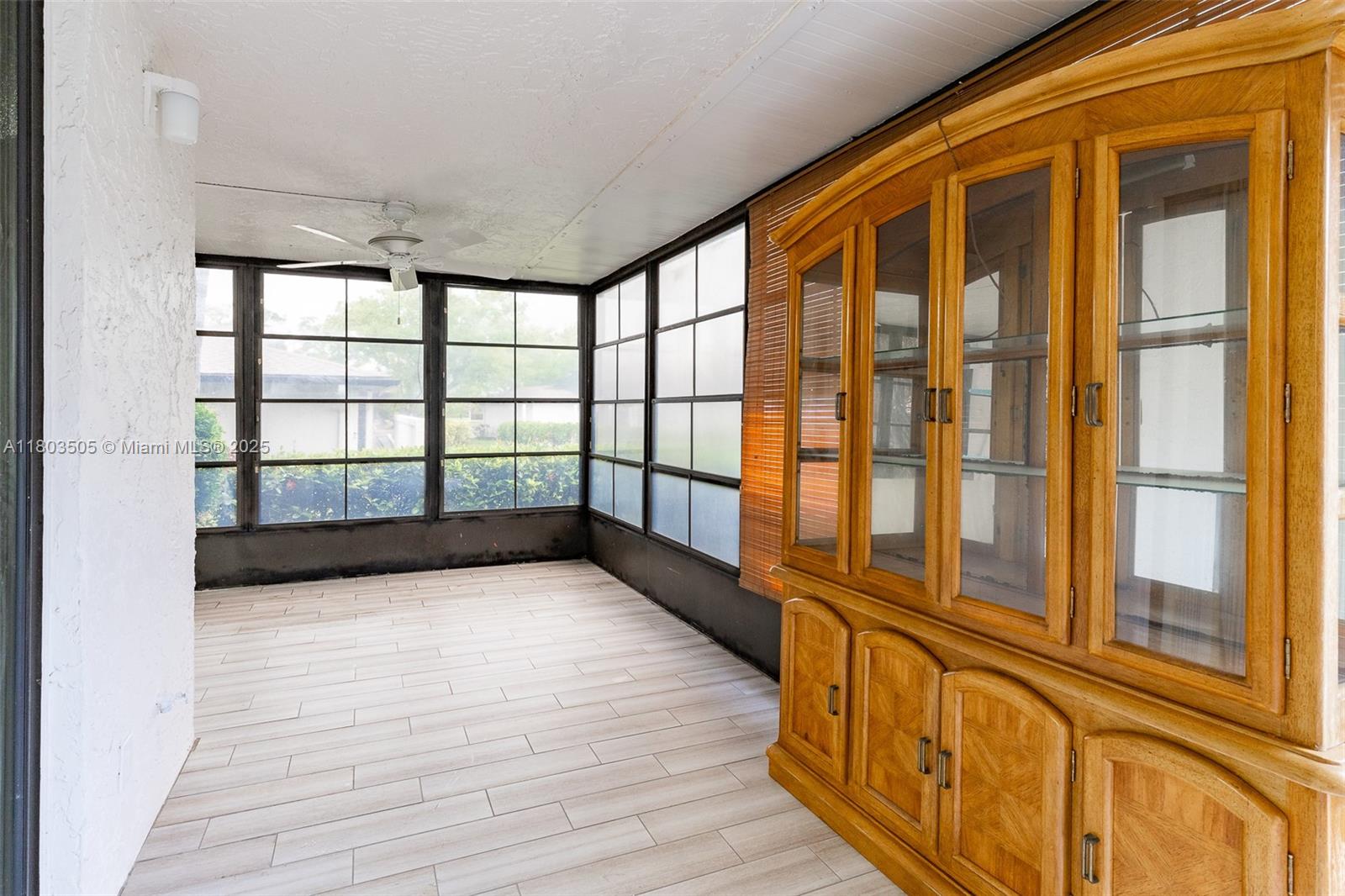 SCHOONER BAY CONDOMINIUM - Residential