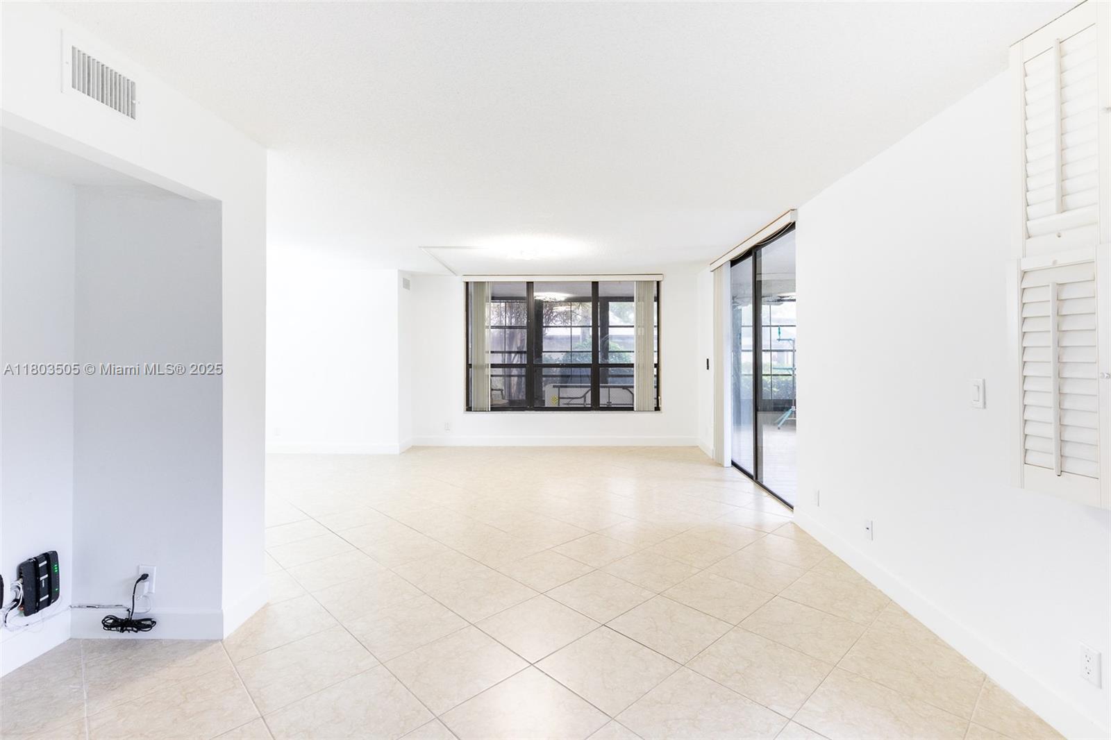 SCHOONER BAY CONDOMINIUM - Residential