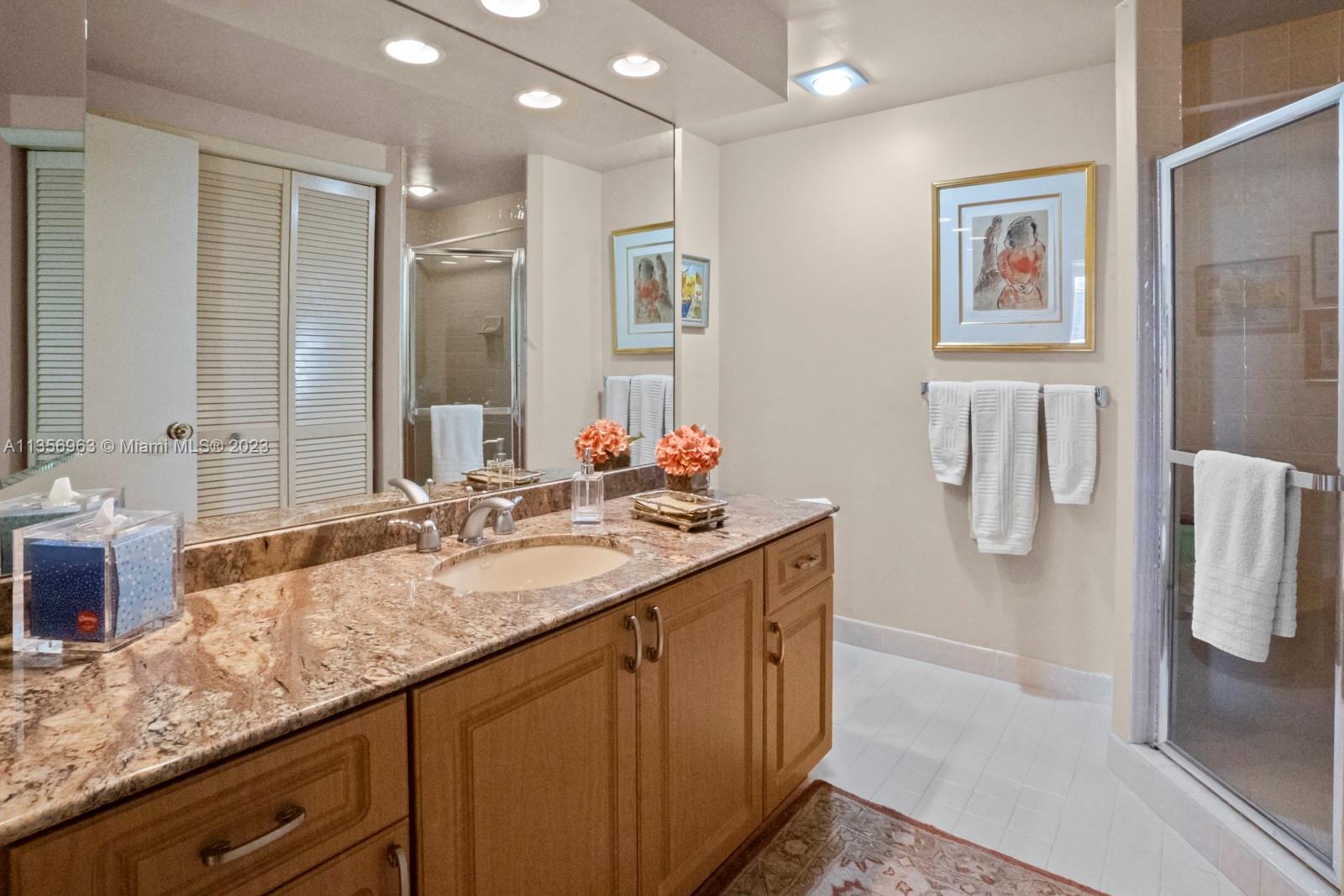 Photo 18 of 29 of 20191 E Country Club Dr 1709 condo