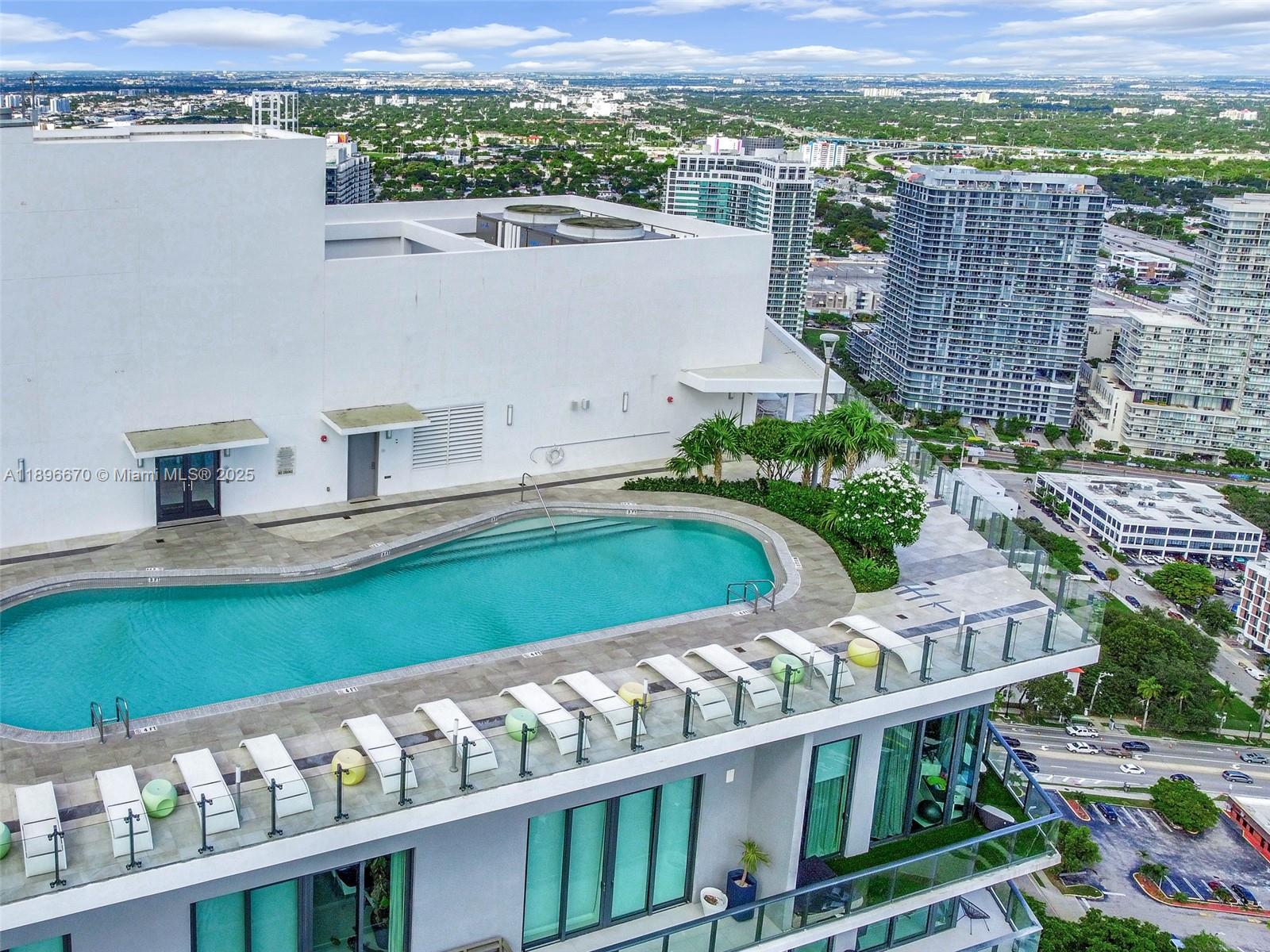 PARAISO BAYVIEWS CONDO - Residential