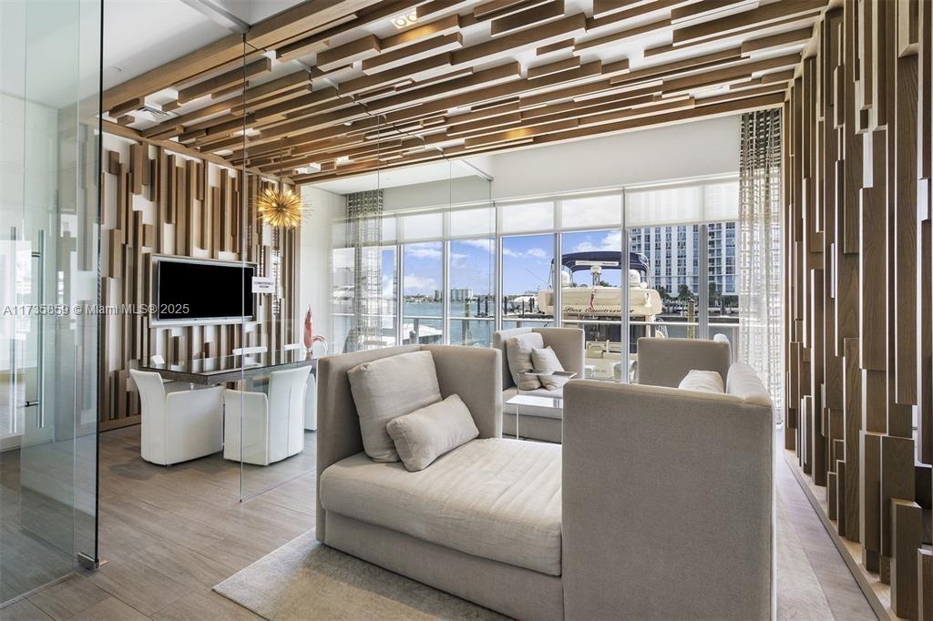 MARINA PALMS RESIDENCES N - Residential