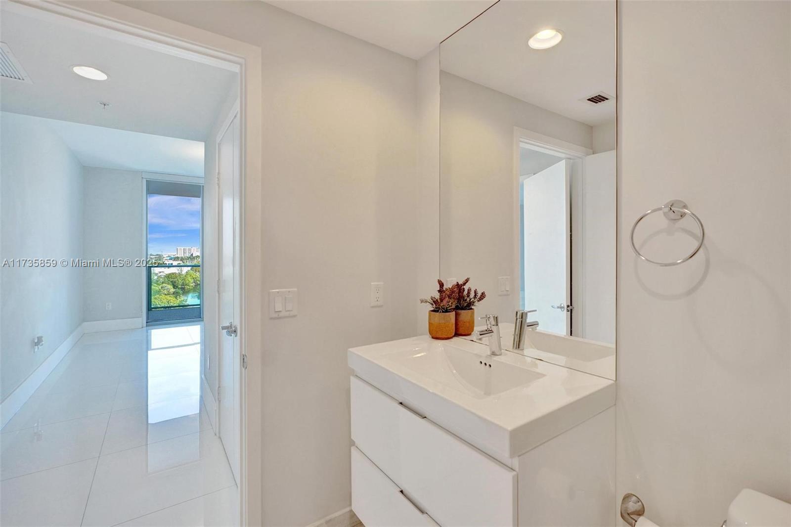 MARINA PALMS RESIDENCES N - Residential