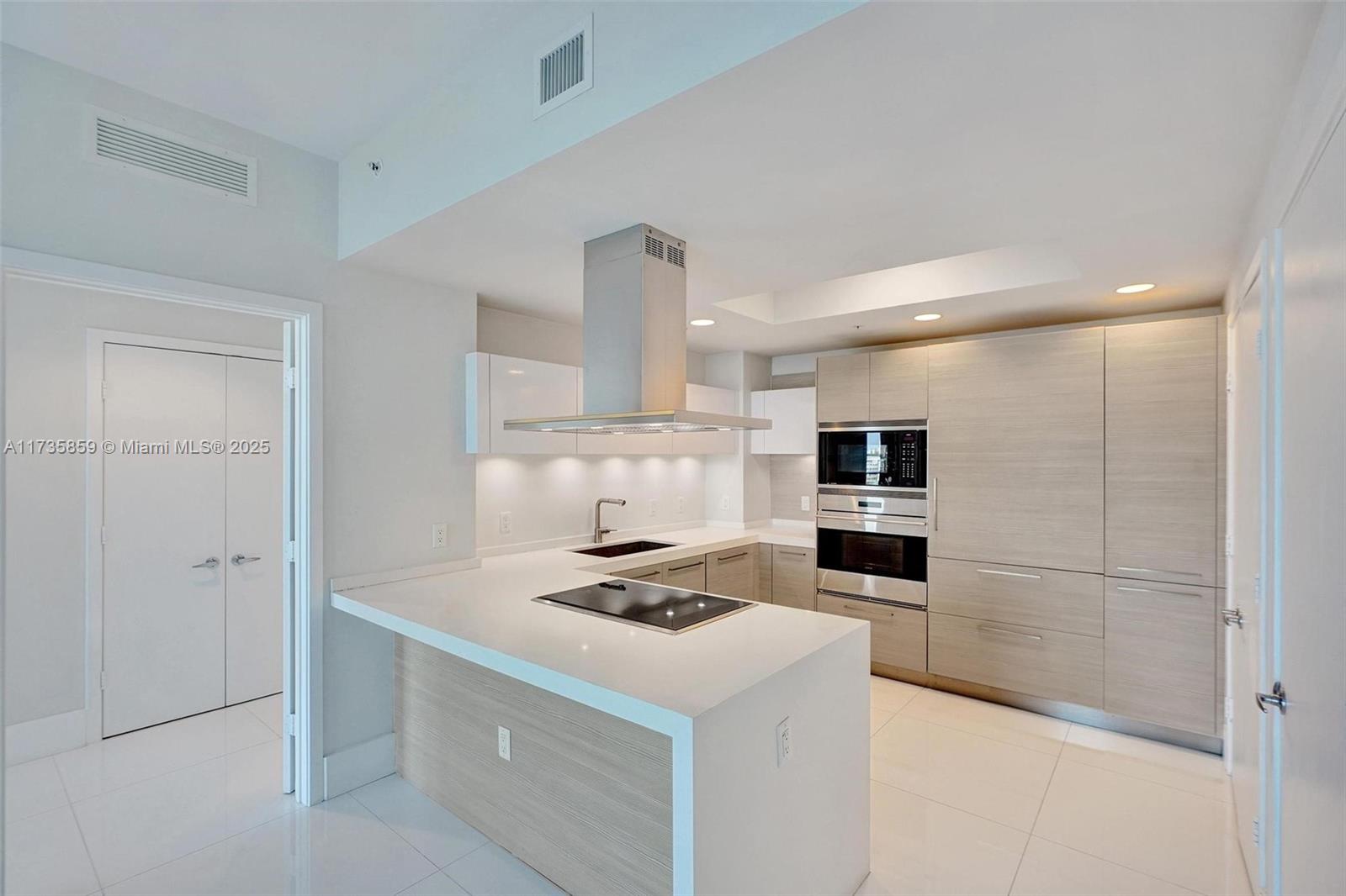 MARINA PALMS RESIDENCES N - Residential