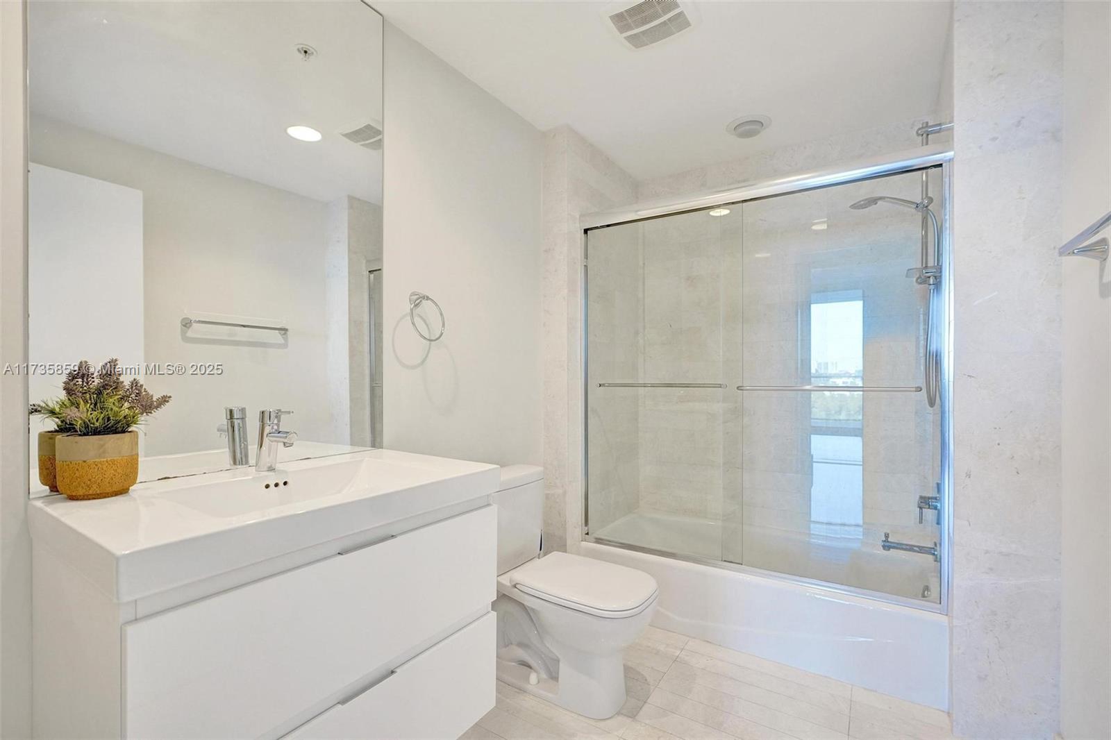 MARINA PALMS RESIDENCES N - Residential