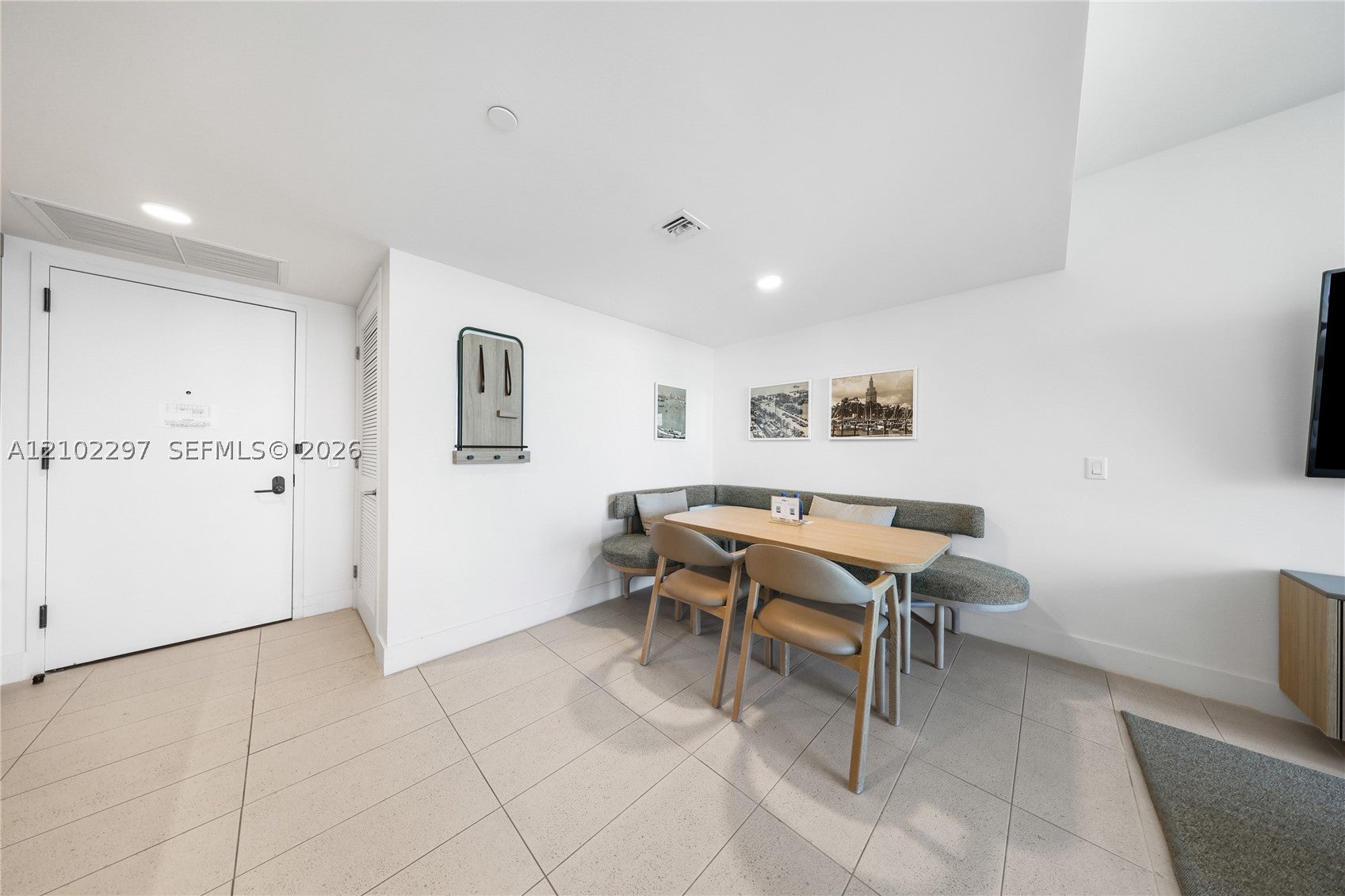 159 NE 6th St 4011