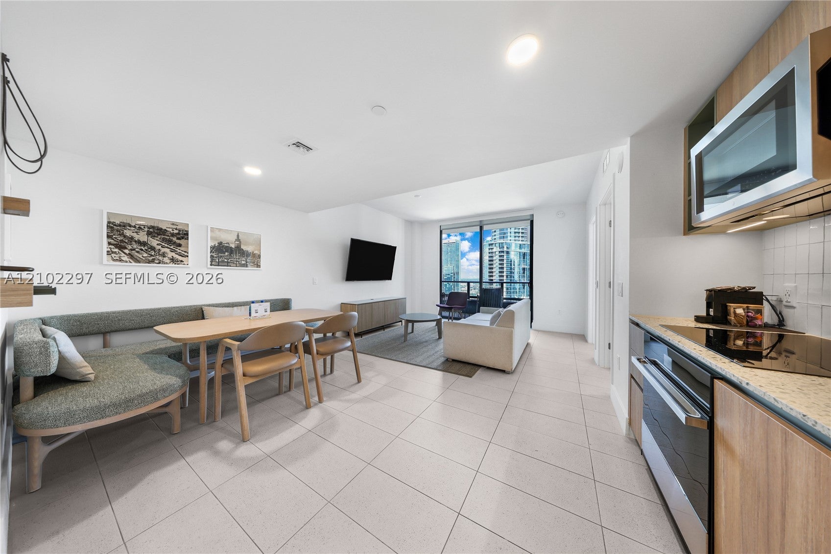 159 NE 6th St 4011