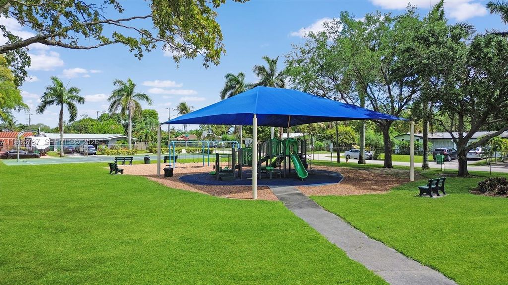 Photo of 6331 SW 35th St, Miramar, FL 33023 (MLS # A11995787)