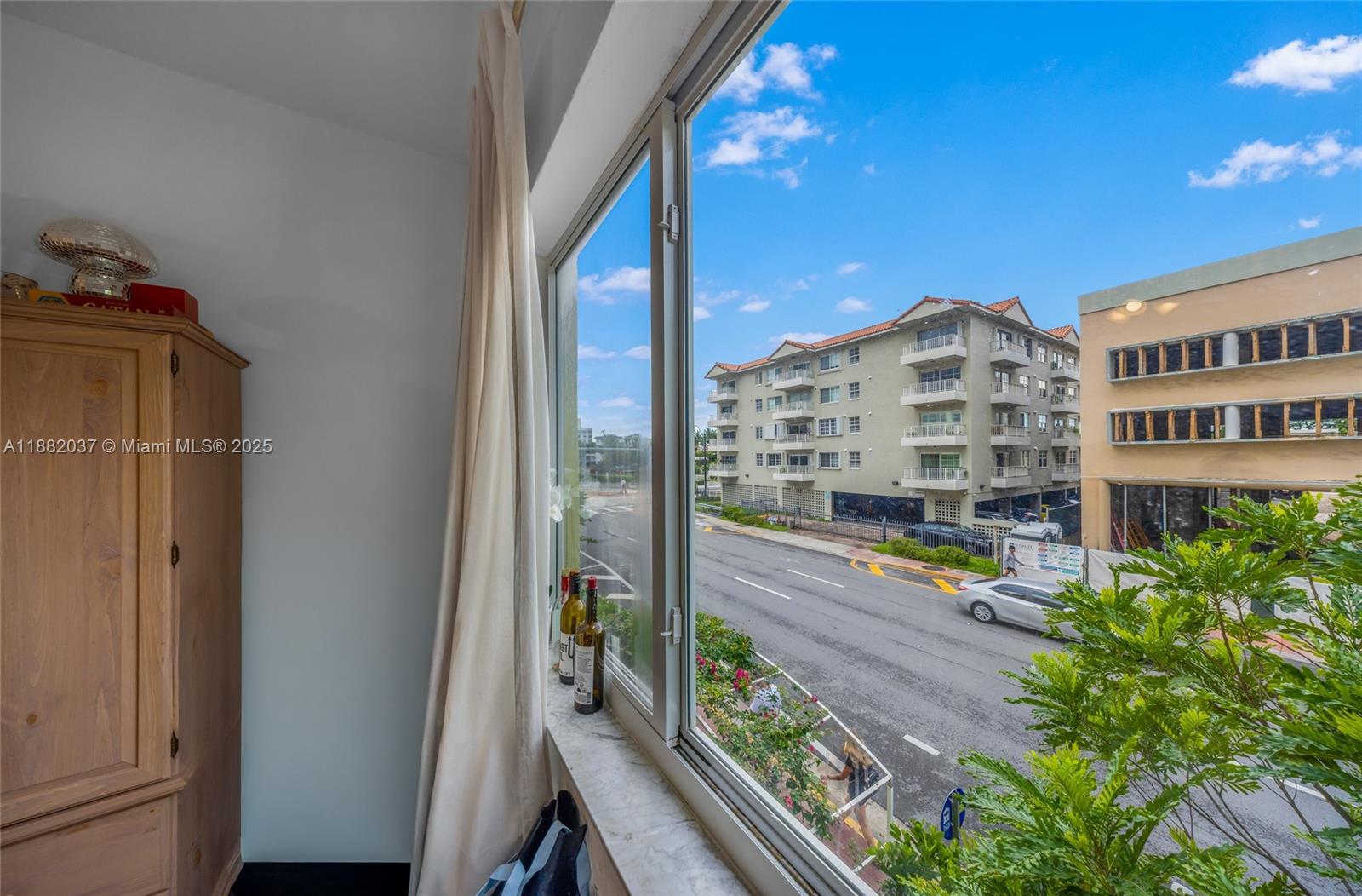 JASMINE CONDO - Residential