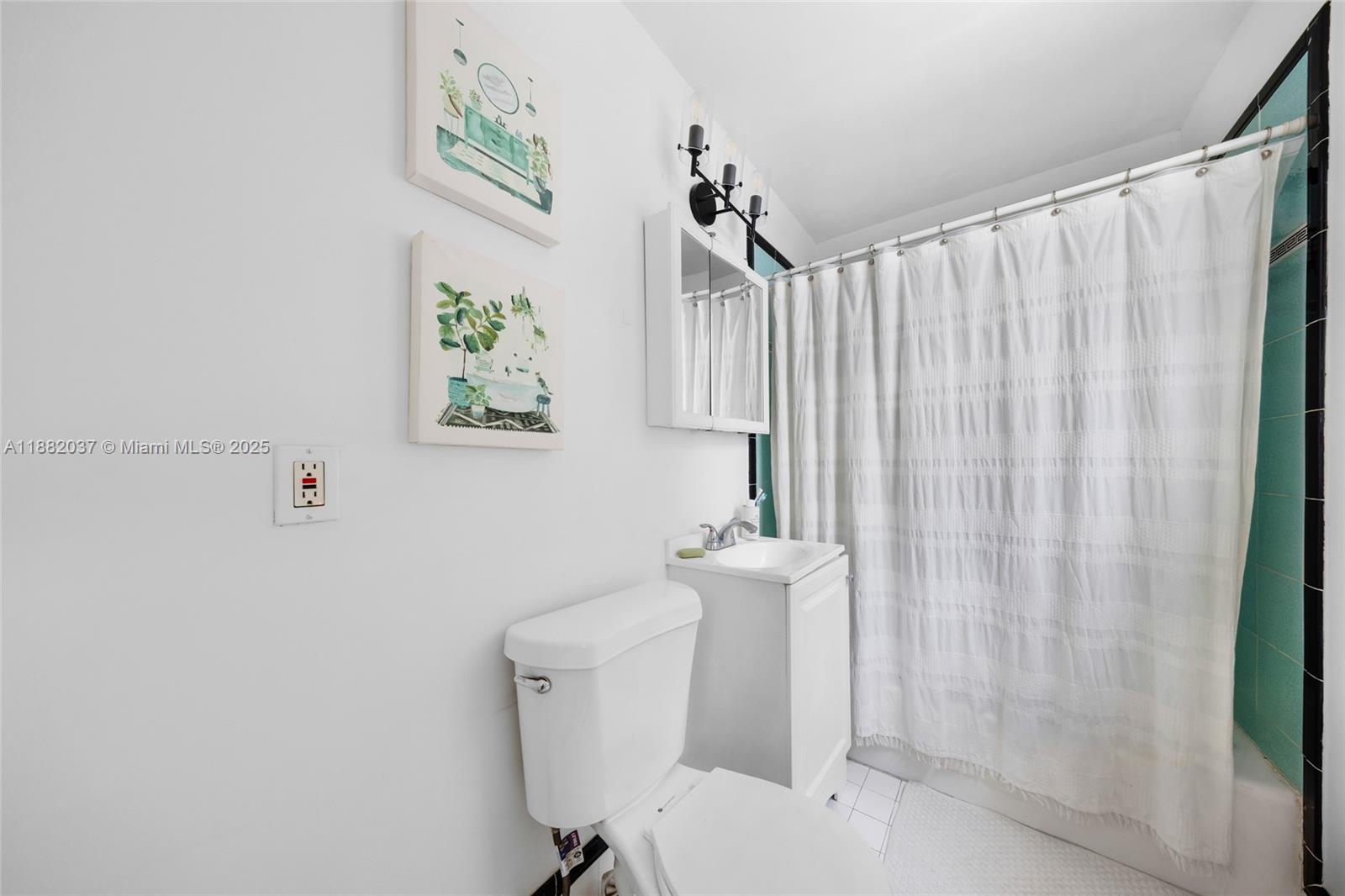 JASMINE CONDO - Residential