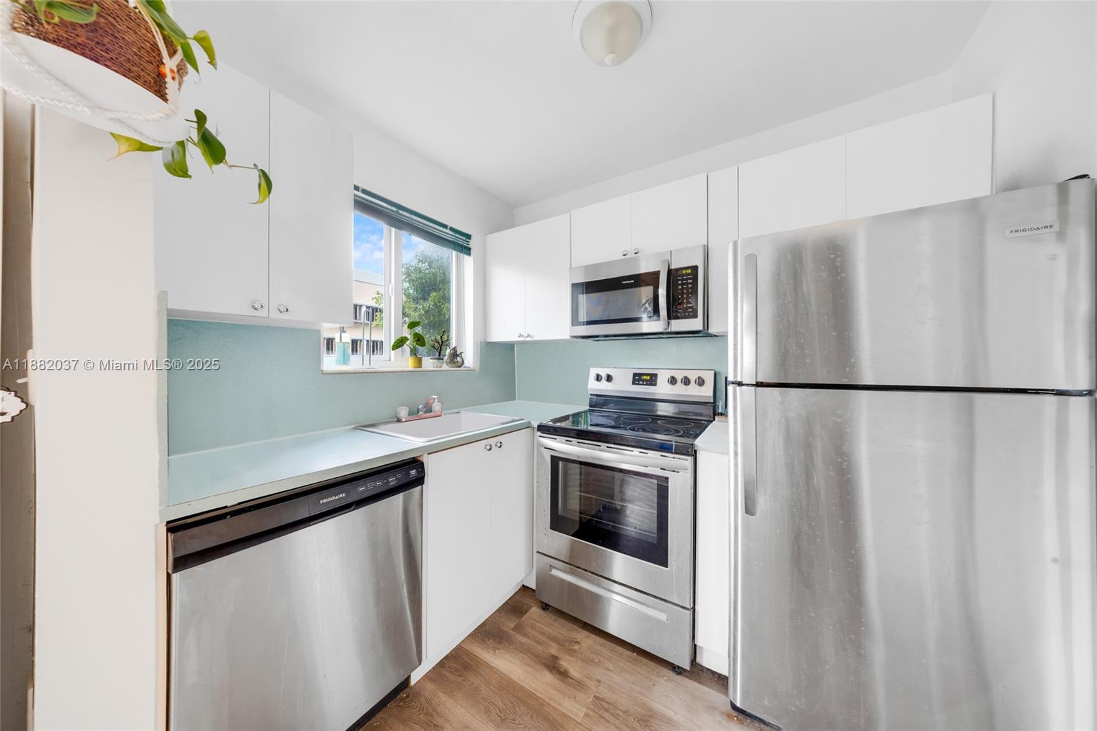 JASMINE CONDO - Residential