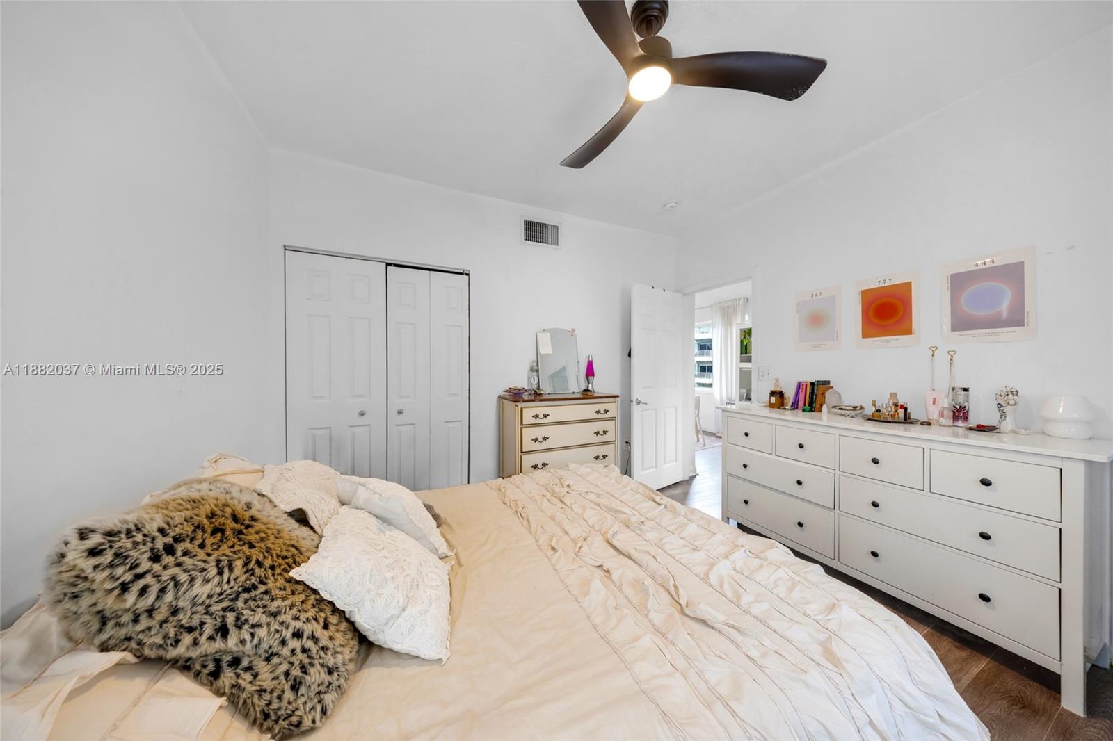 JASMINE CONDO - Residential