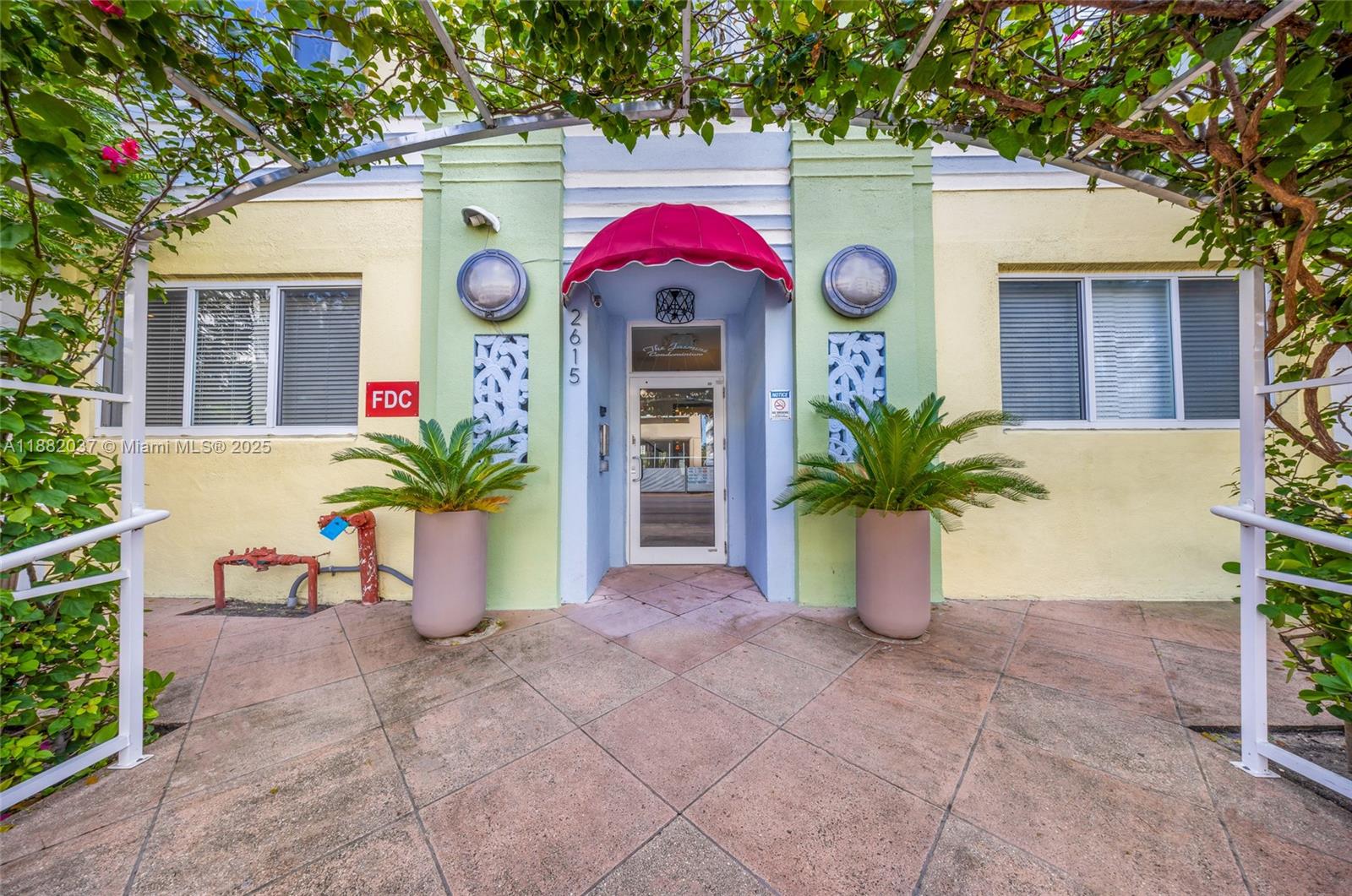 View photos, virtual tours, details... 2615 Collins Ave 21