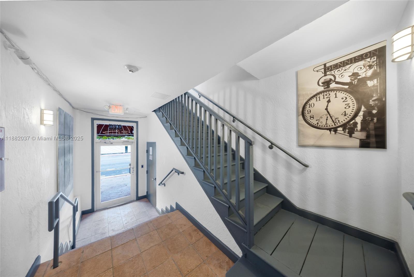 View photos, virtual tours, details... 2615 Collins Ave 21