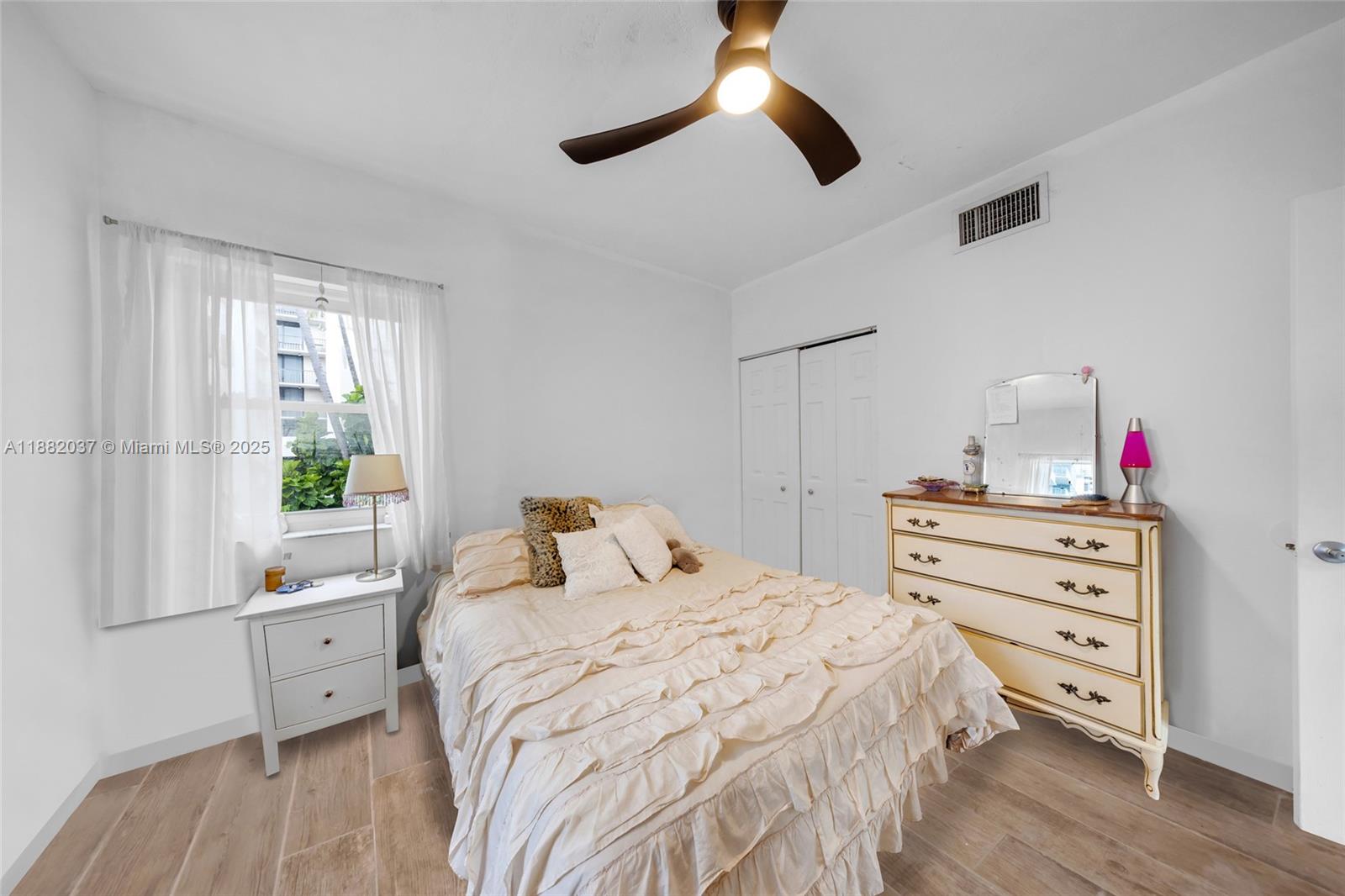 JASMINE CONDO - Residential