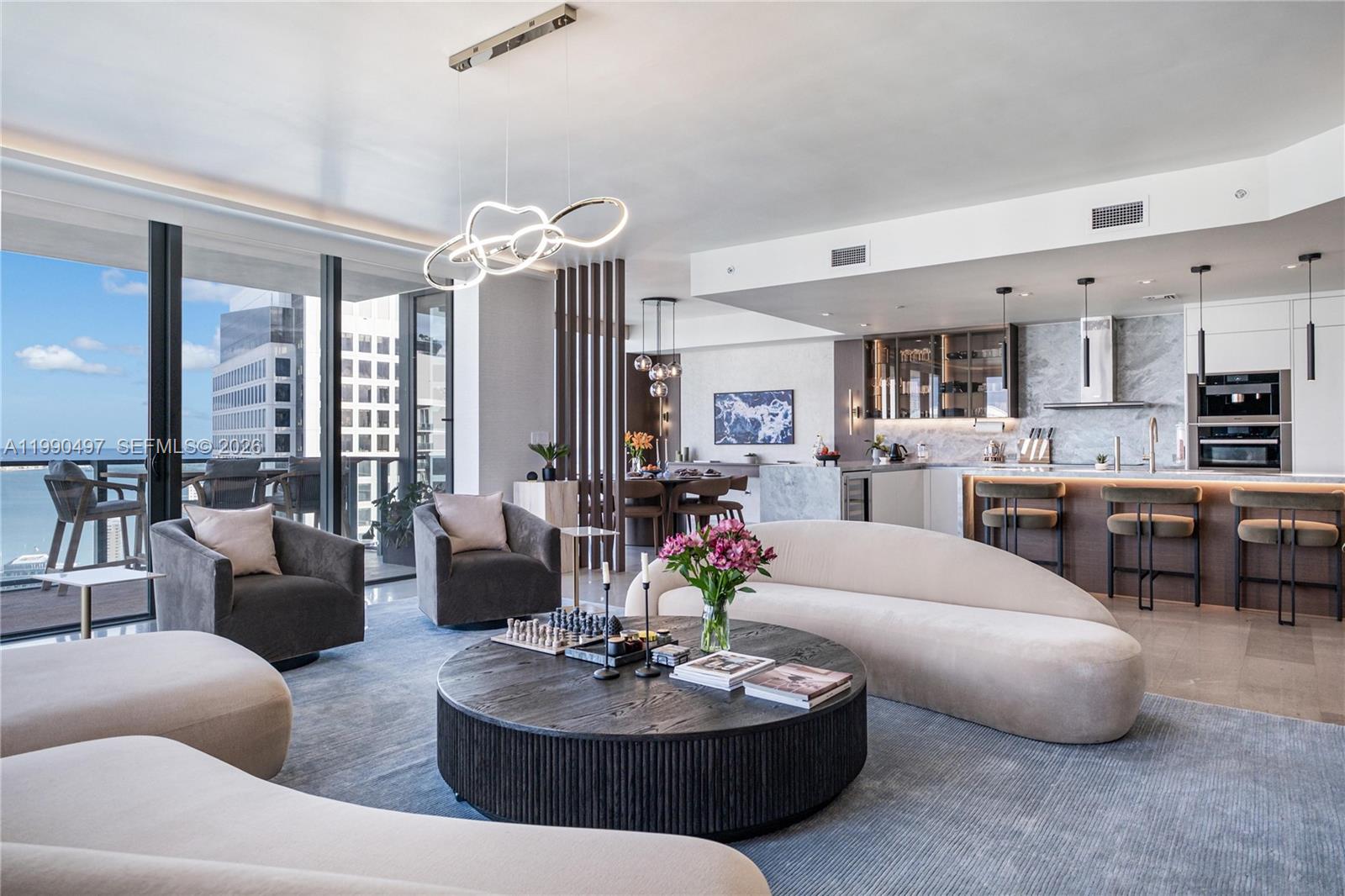 REACH CONDO - Residential