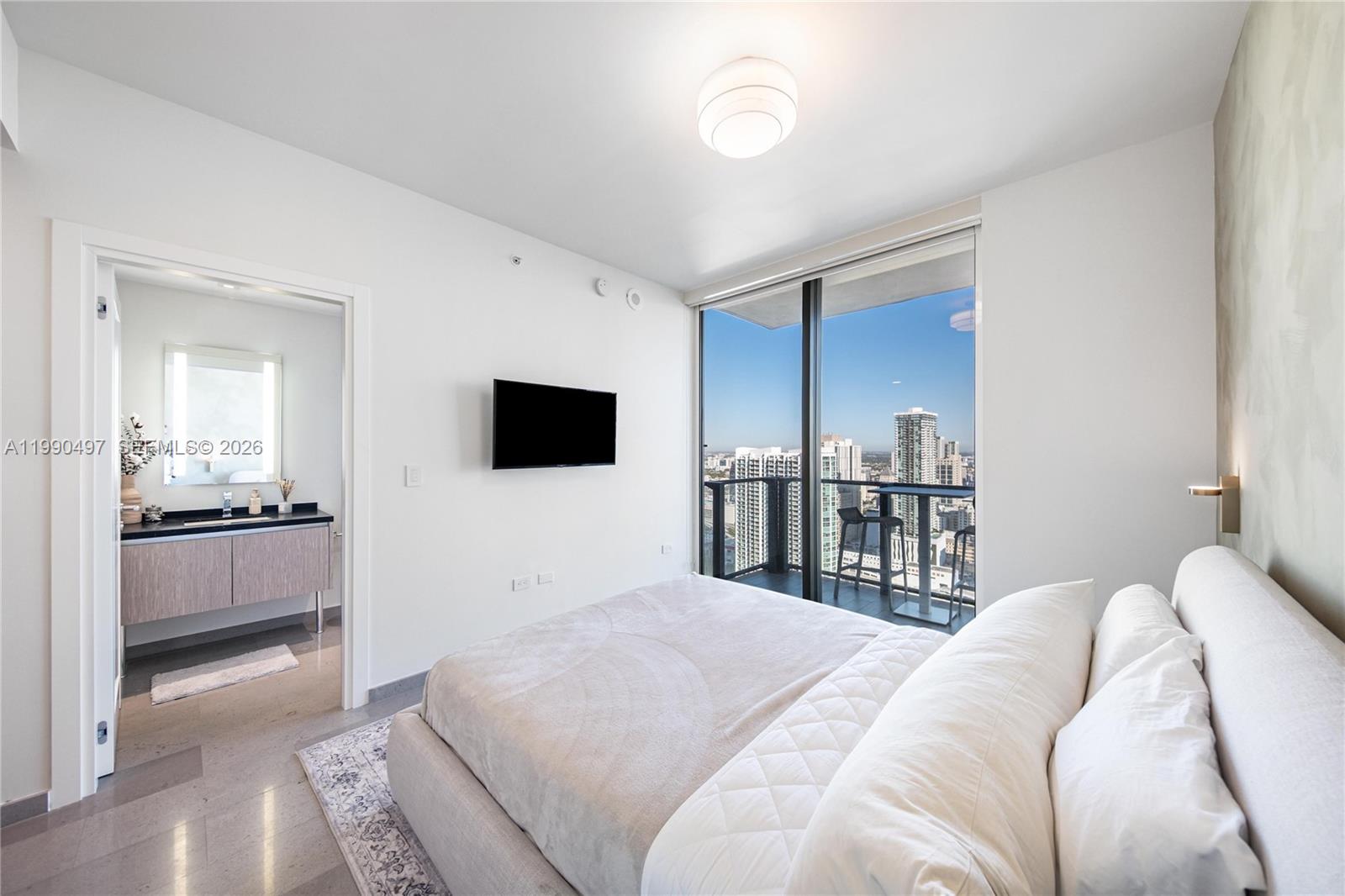 REACH CONDO - Residential