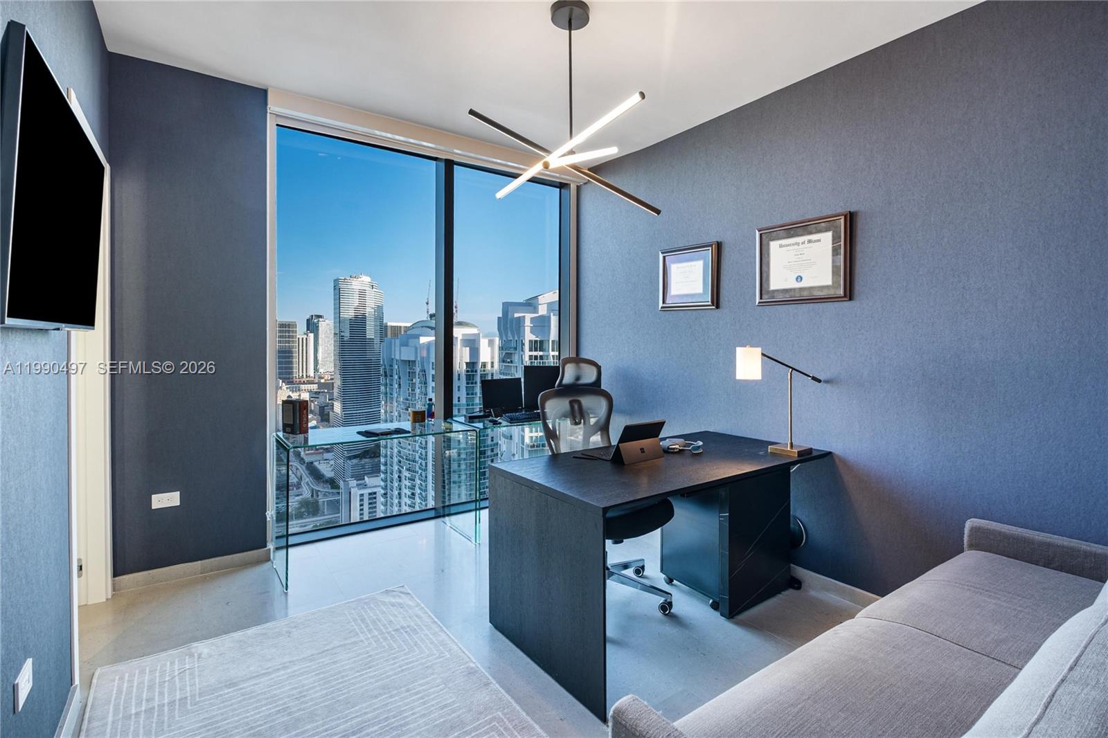 REACH CONDO - Residential