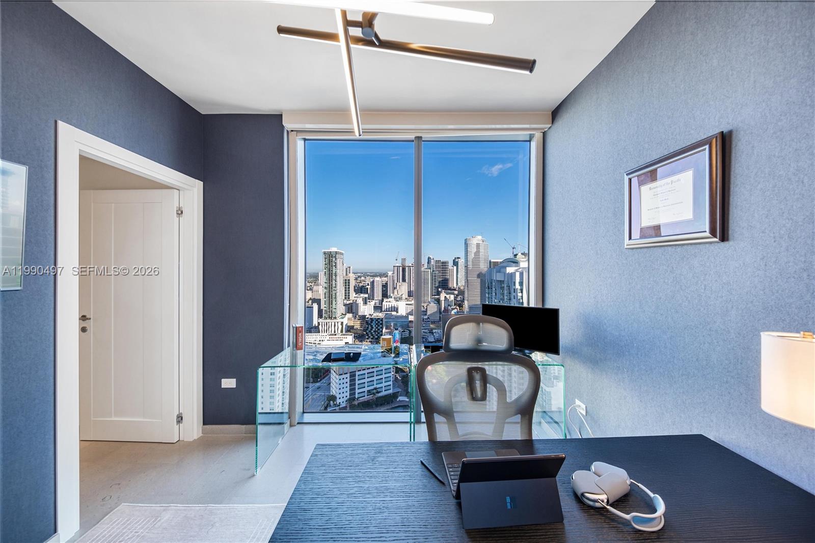 REACH CONDO - Residential