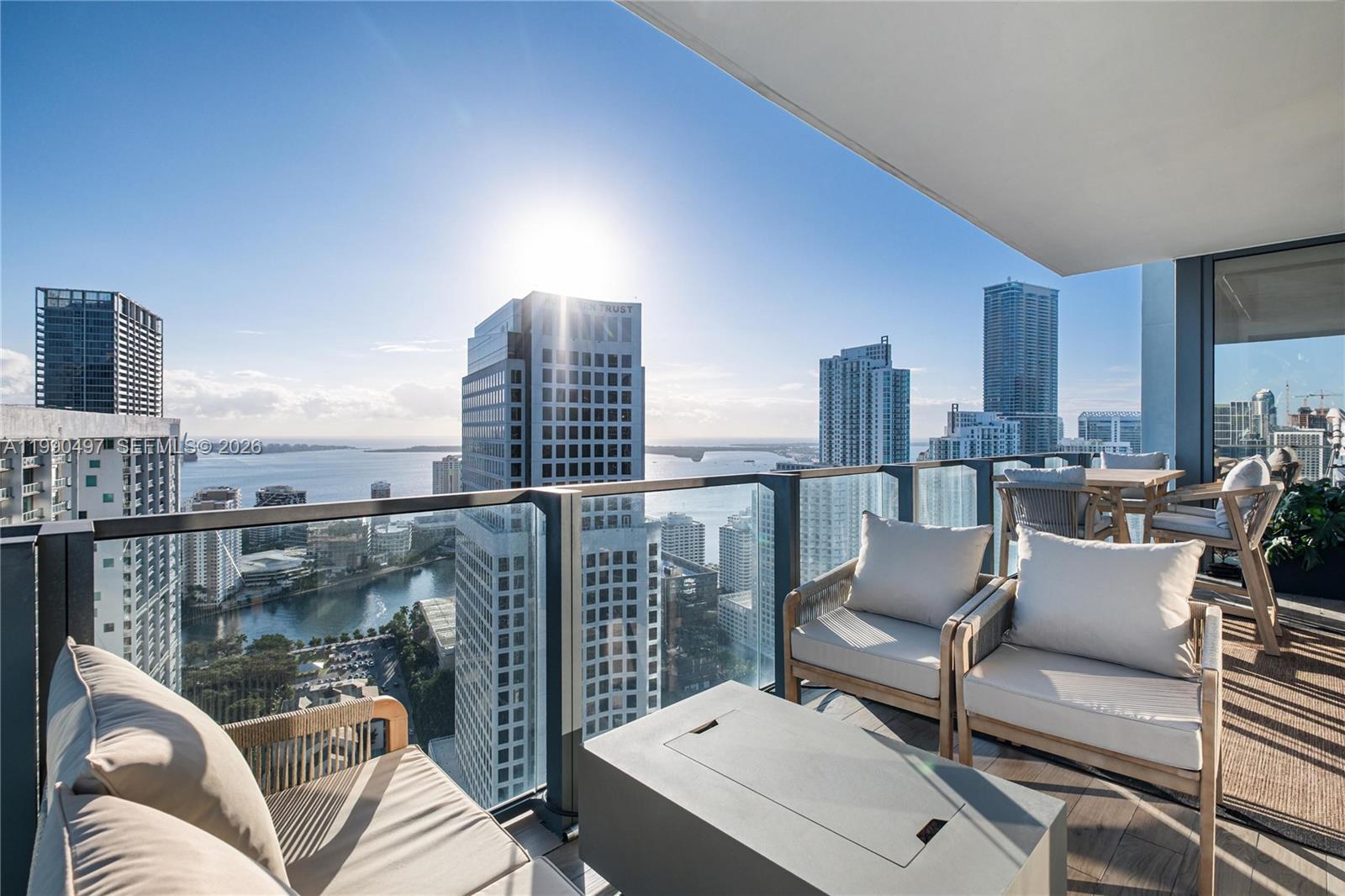 REACH CONDO - Residential