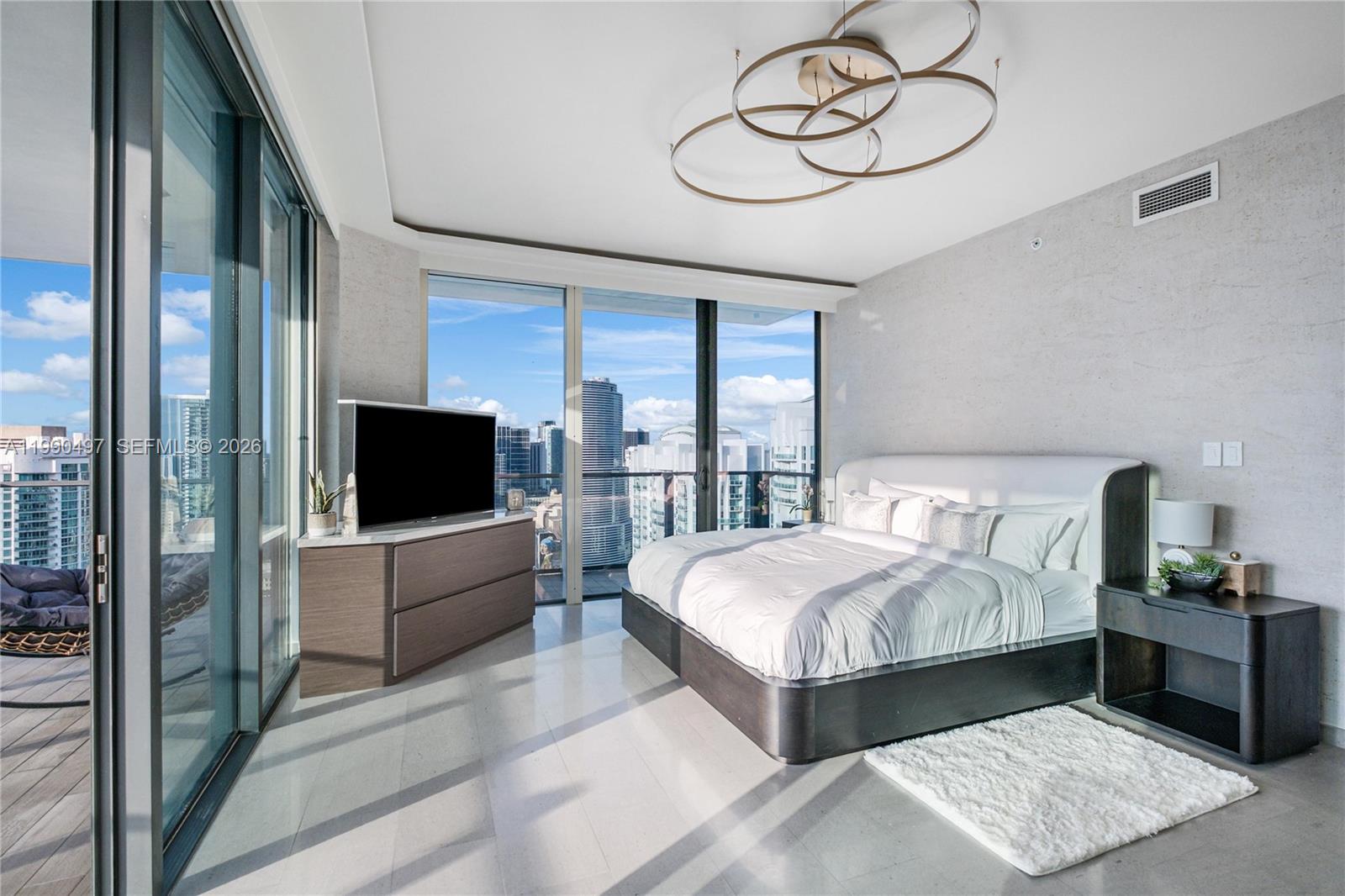 REACH CONDO - Residential