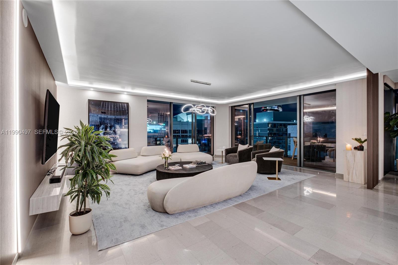 REACH CONDO - Residential