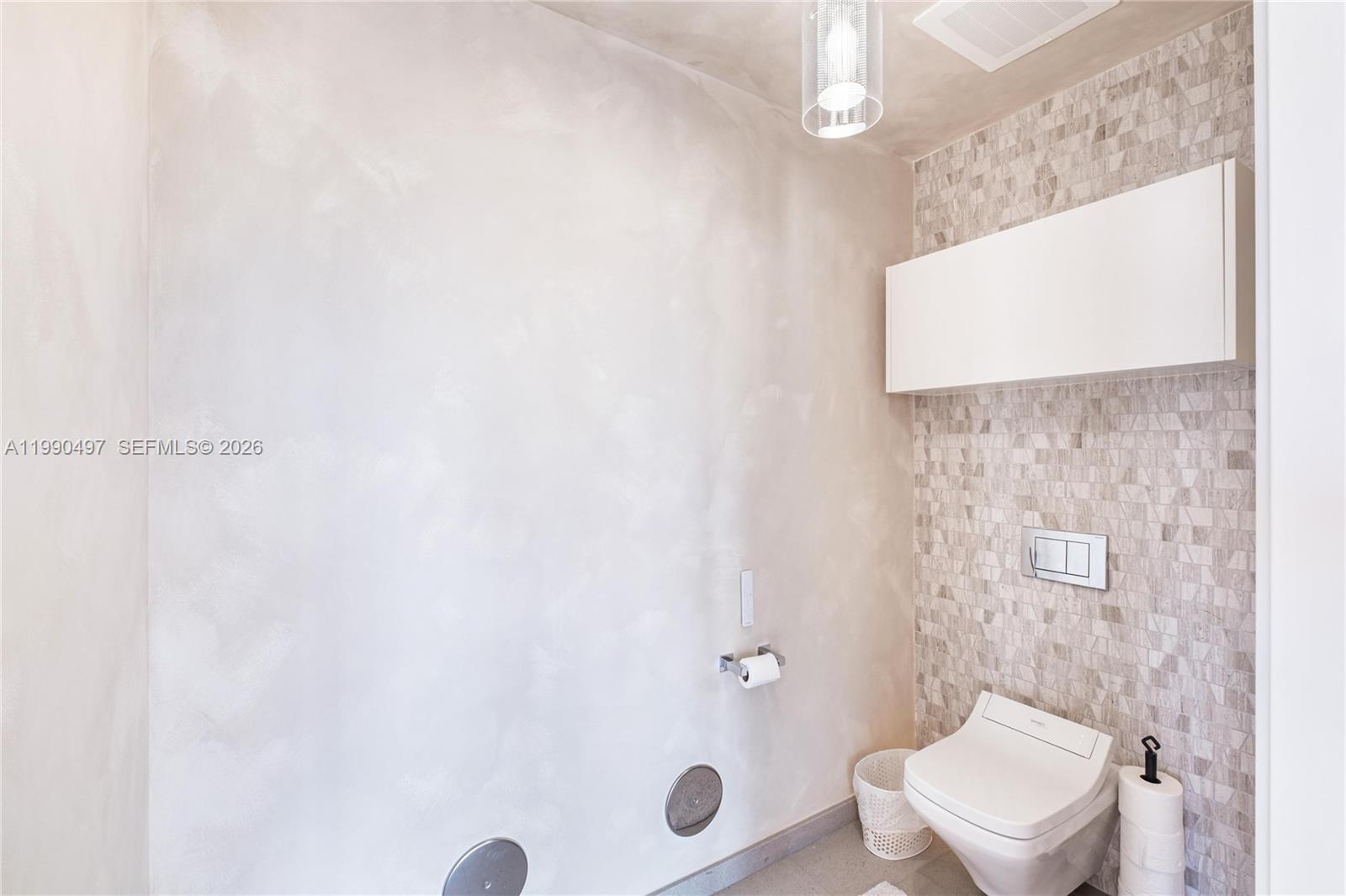 REACH CONDO - Residential