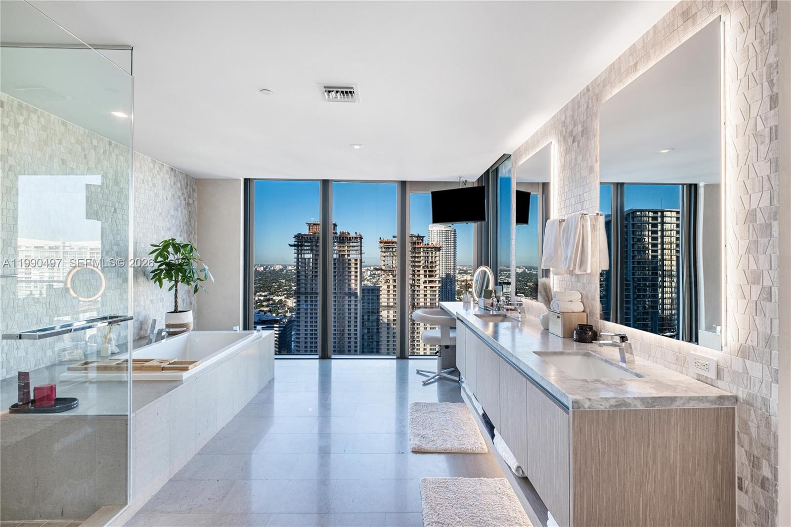 REACH CONDO - Residential