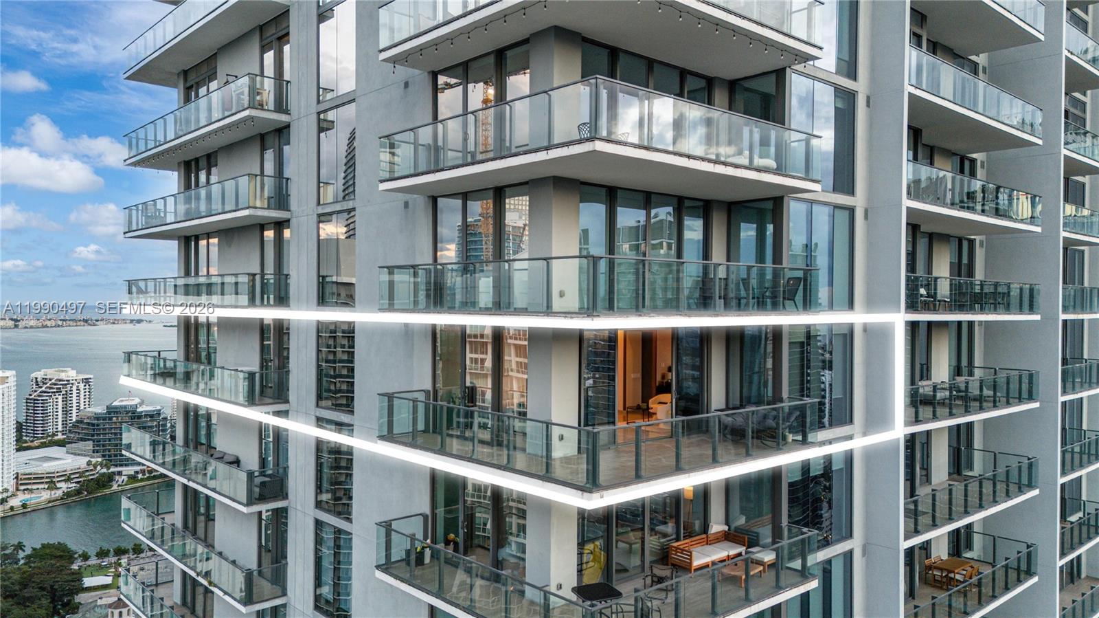 REACH CONDO - Residential