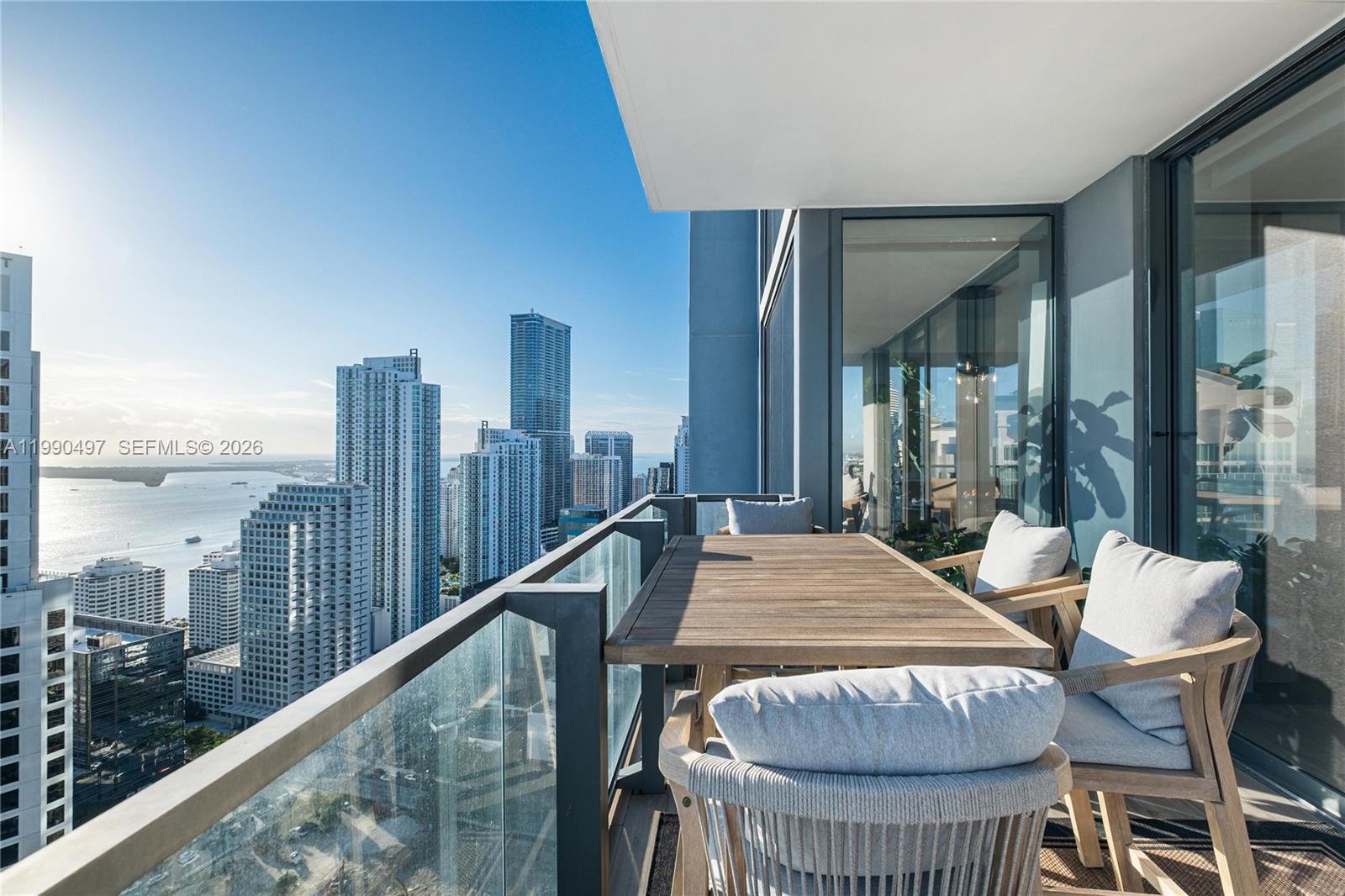 REACH CONDO - Residential