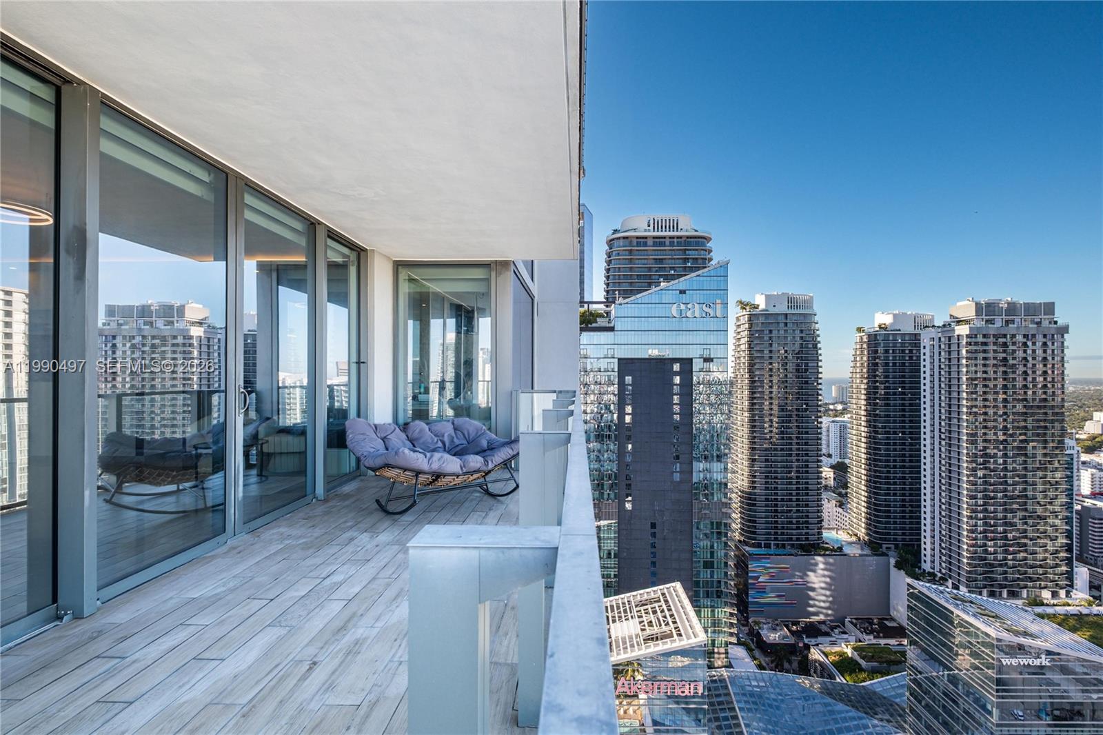 REACH CONDO - Residential