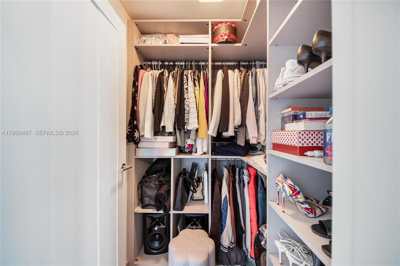 REACH CONDO - Residential