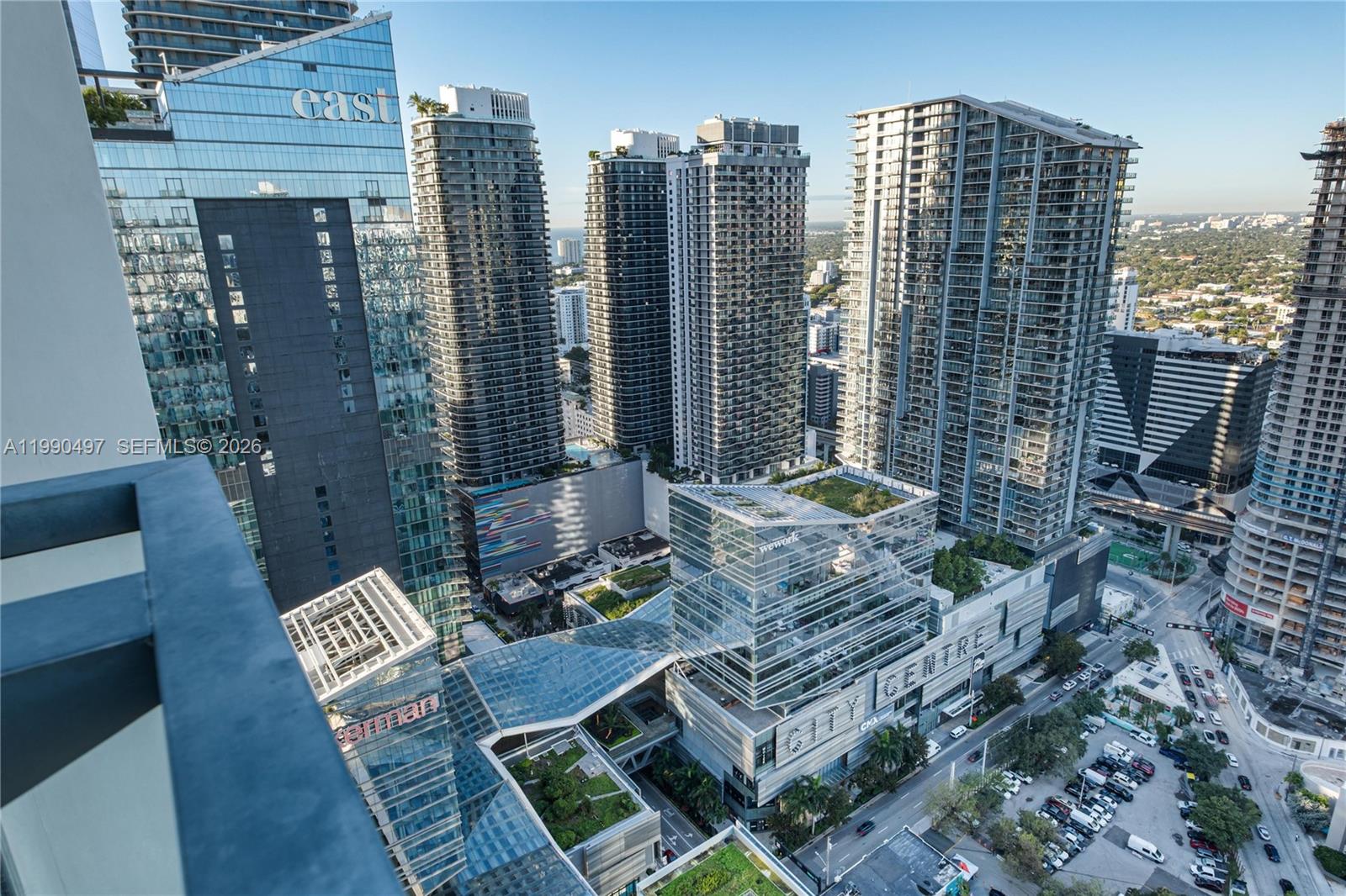 REACH CONDO - Residential