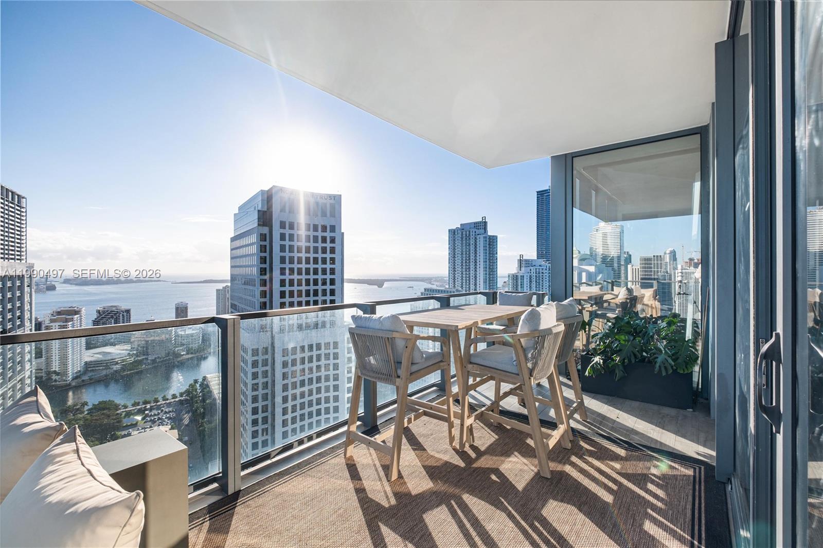 REACH CONDO - Residential