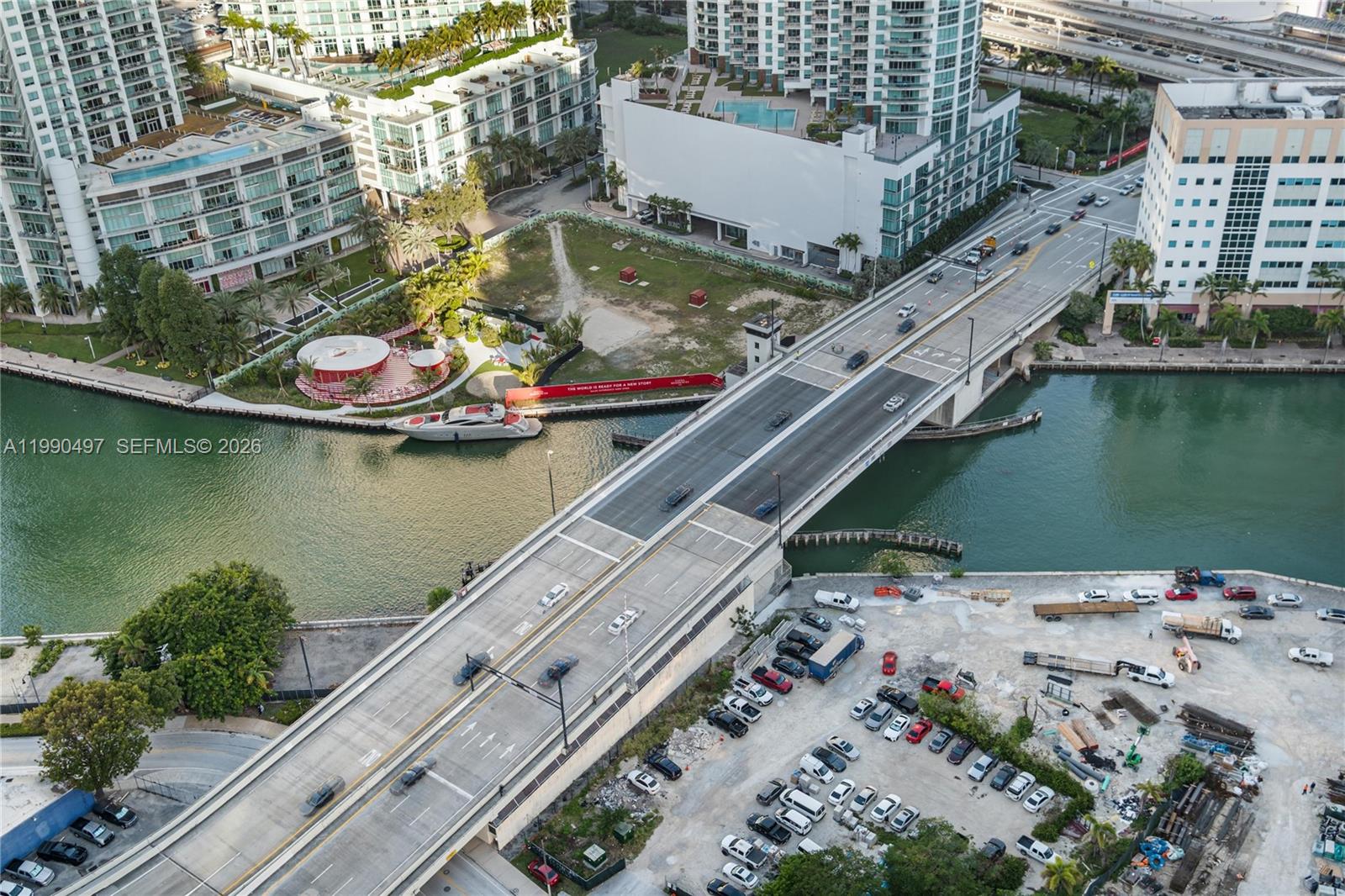 REACH CONDO - Residential