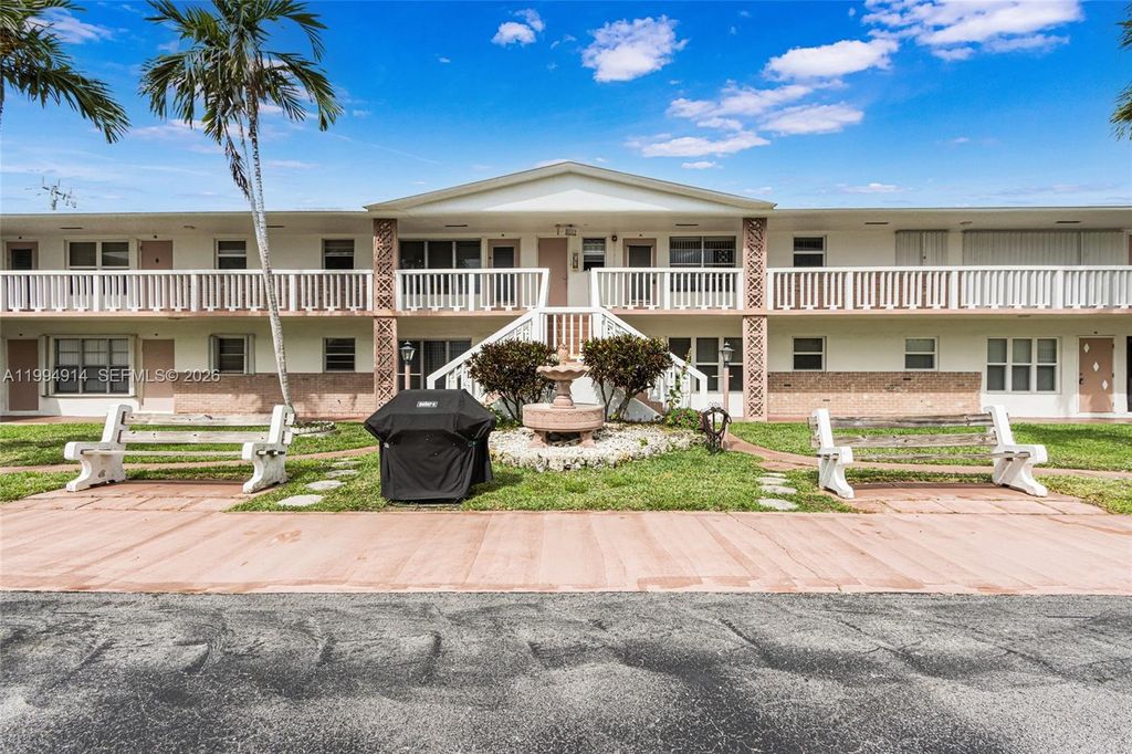 Photo of 1300 N 12th Ct #6A, Hollywood, FL 33019 (MLS # A11994914)