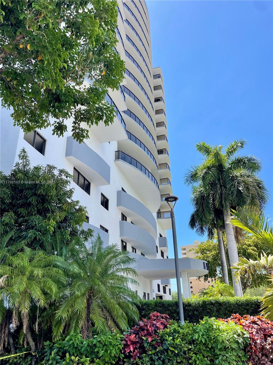 2301 Sw 27th Ave 802, Miami, Broward County, Florida - 1 Bedrooms  
1 Bathrooms - 