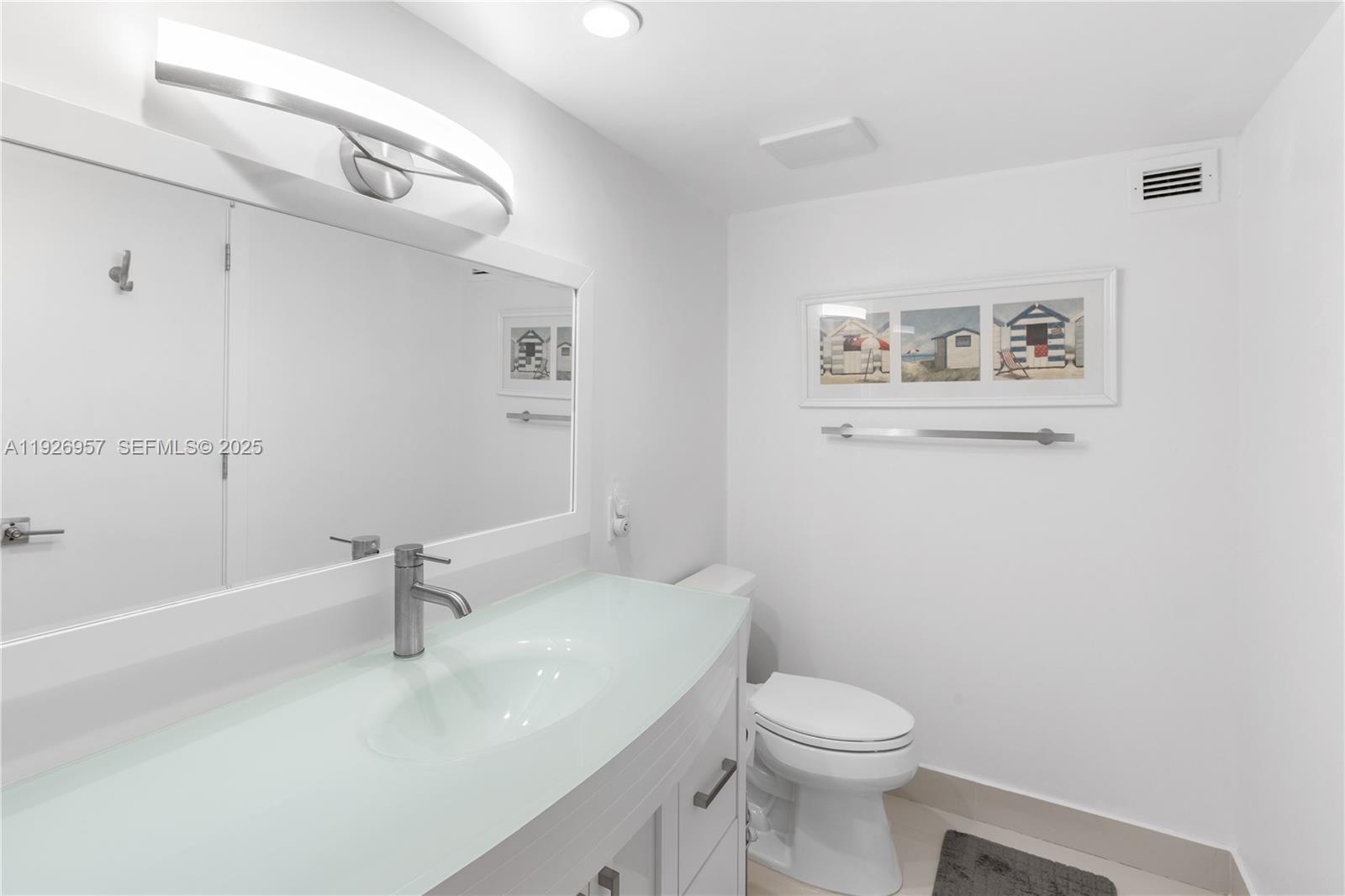 PLAZA TOWERS SOUTH CONDO - Residential