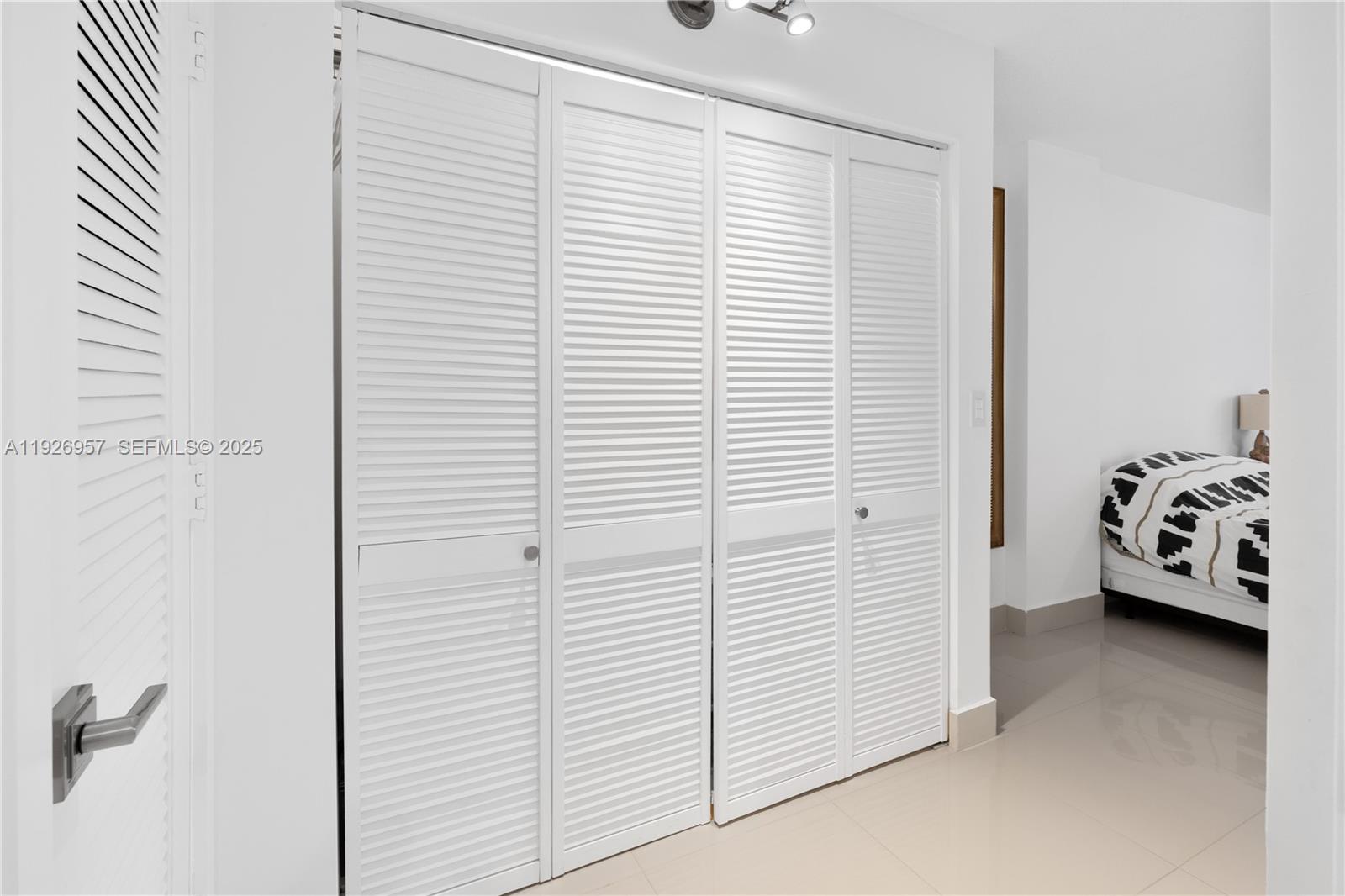 PLAZA TOWERS SOUTH CONDO - Residential