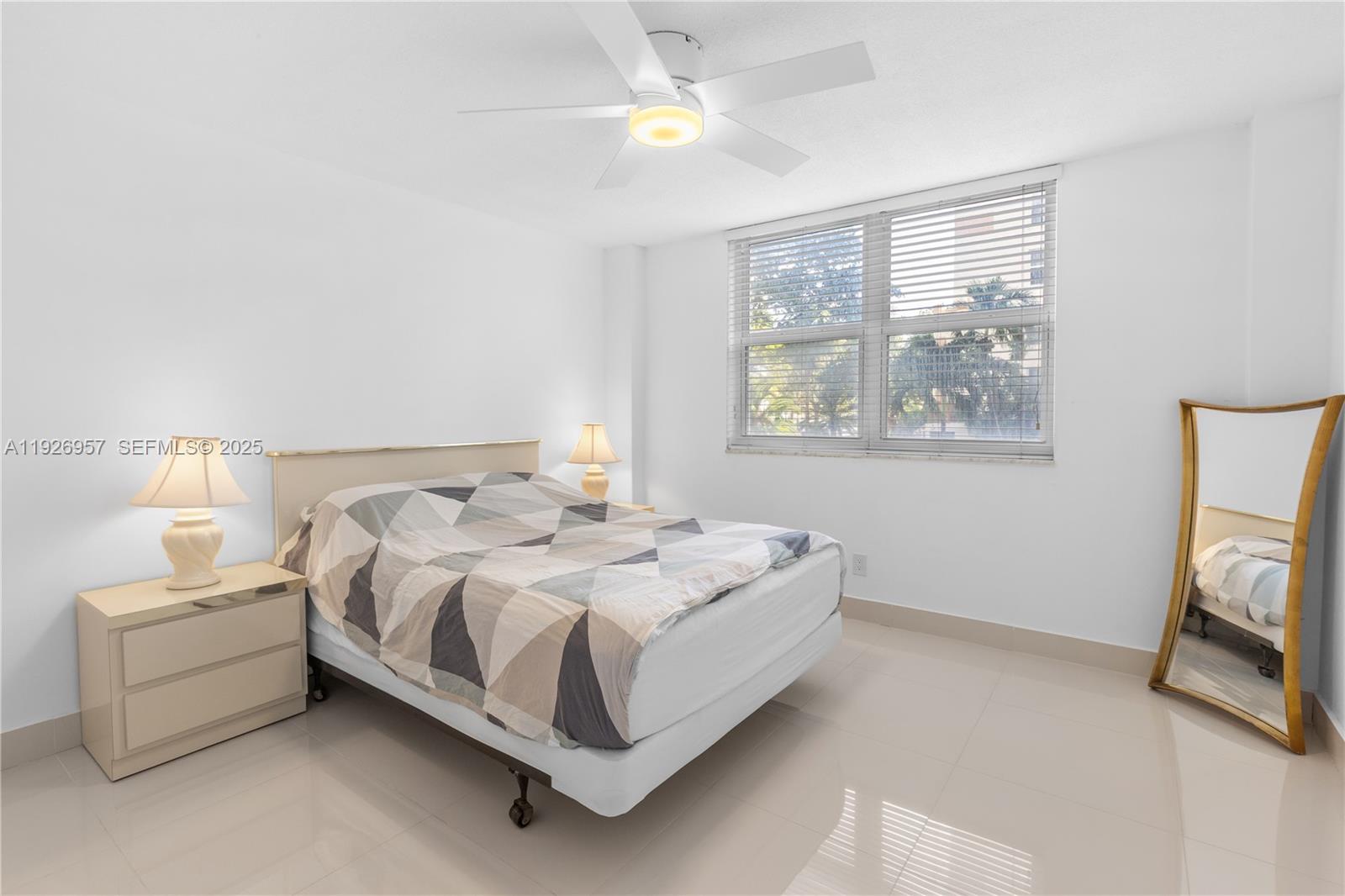 PLAZA TOWERS SOUTH CONDO - Residential