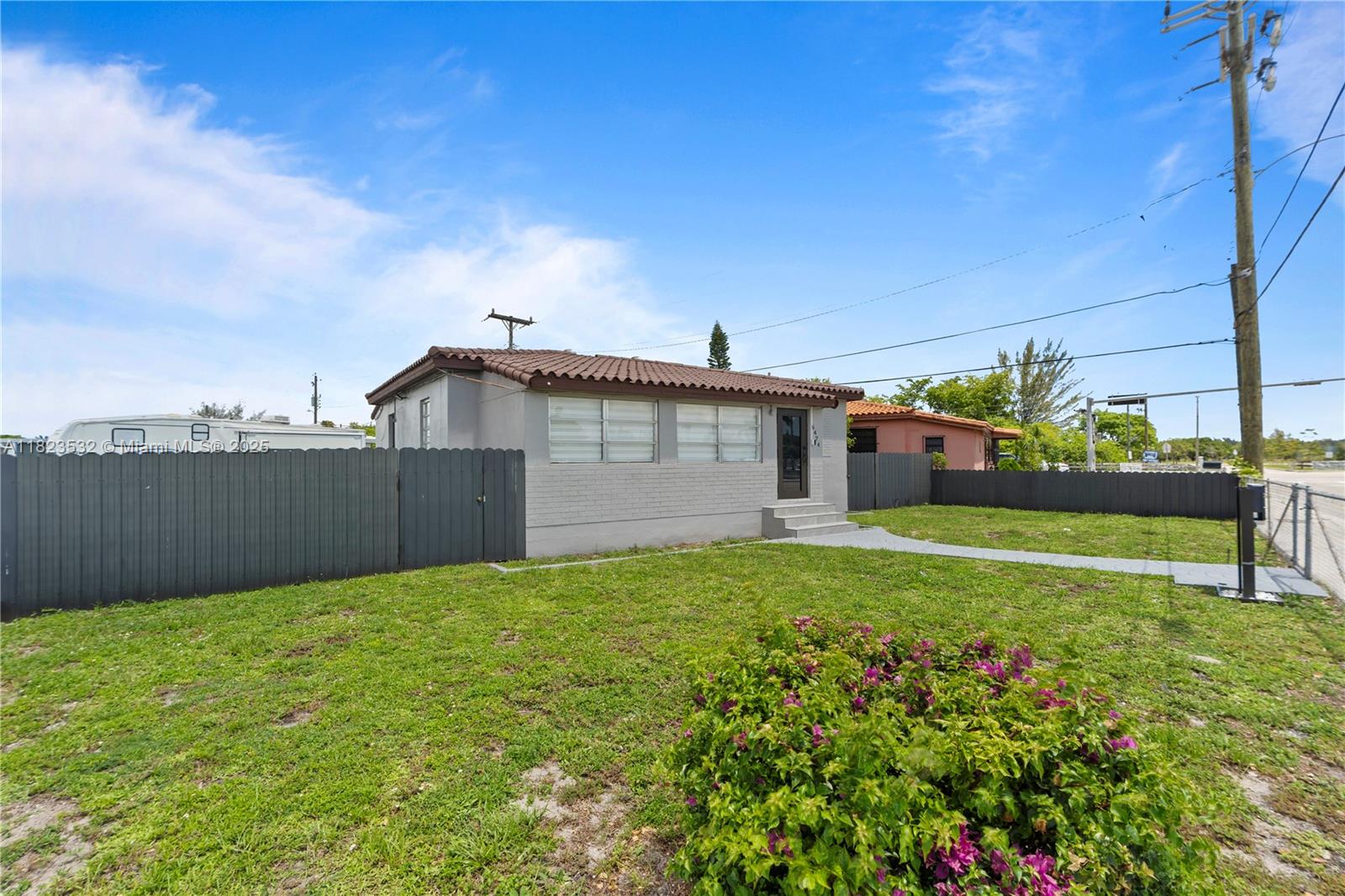 CAPSON MANOR - Residential