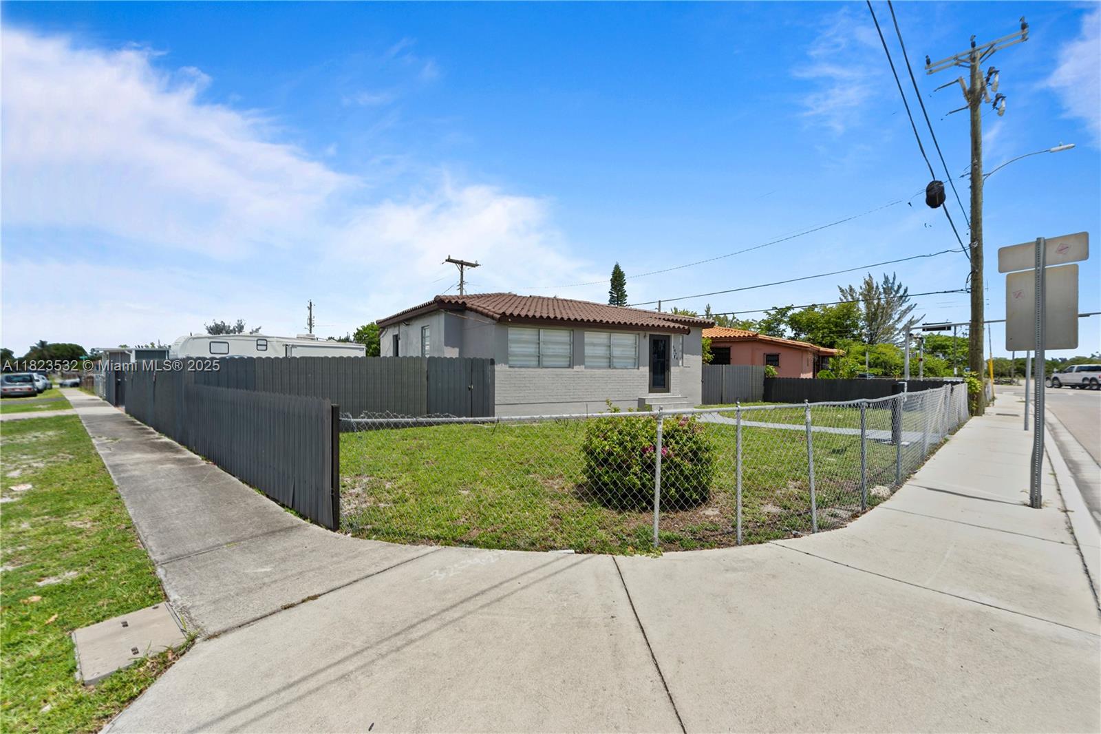 CAPSON MANOR - Residential