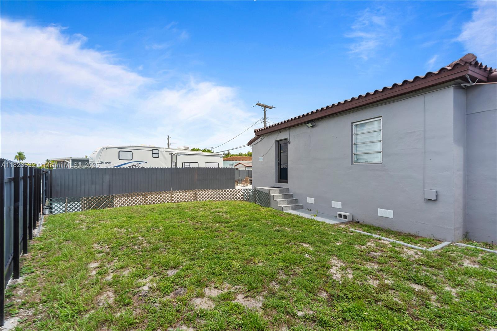 CAPSON MANOR - Residential