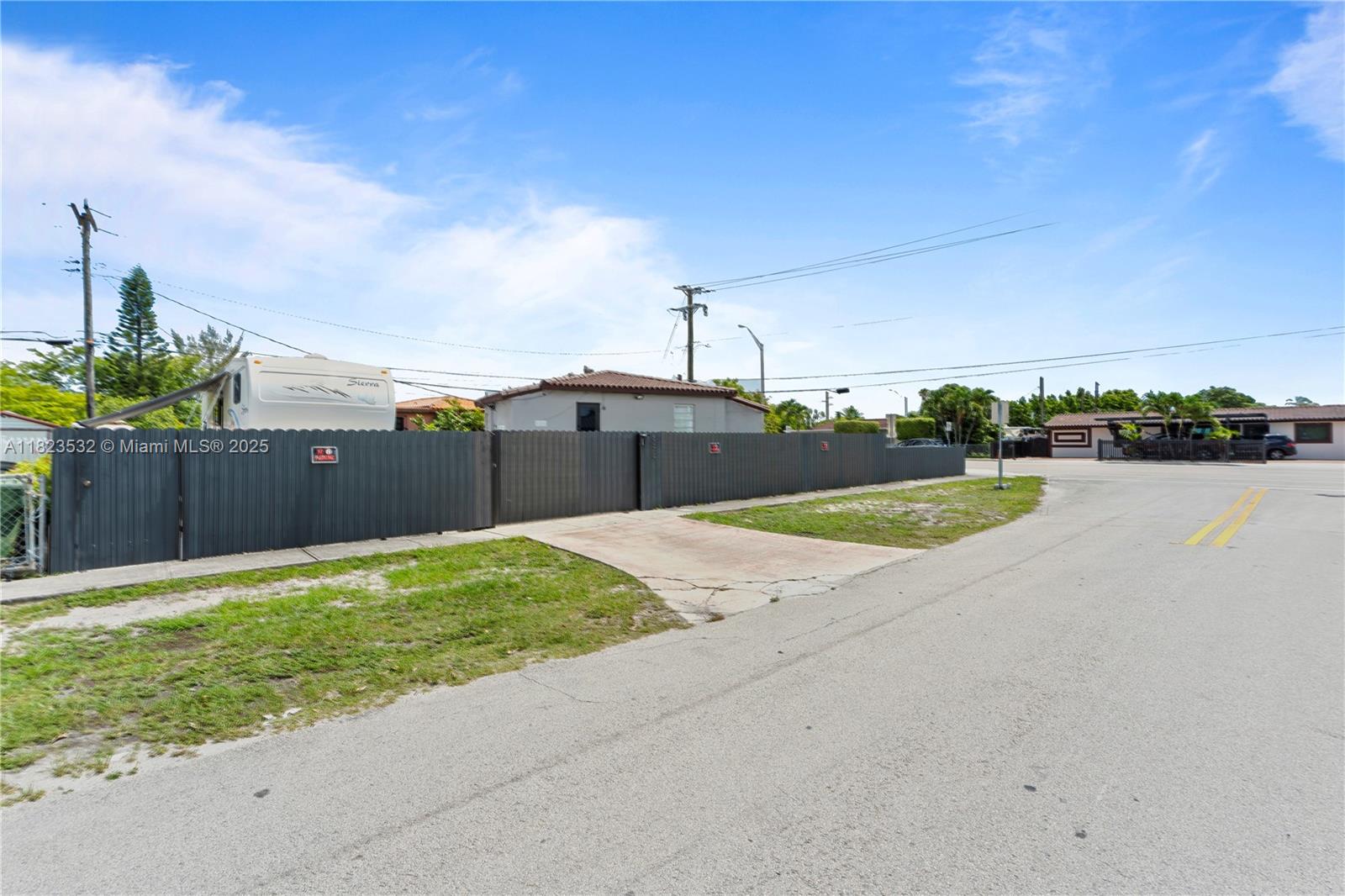 CAPSON MANOR - Residential