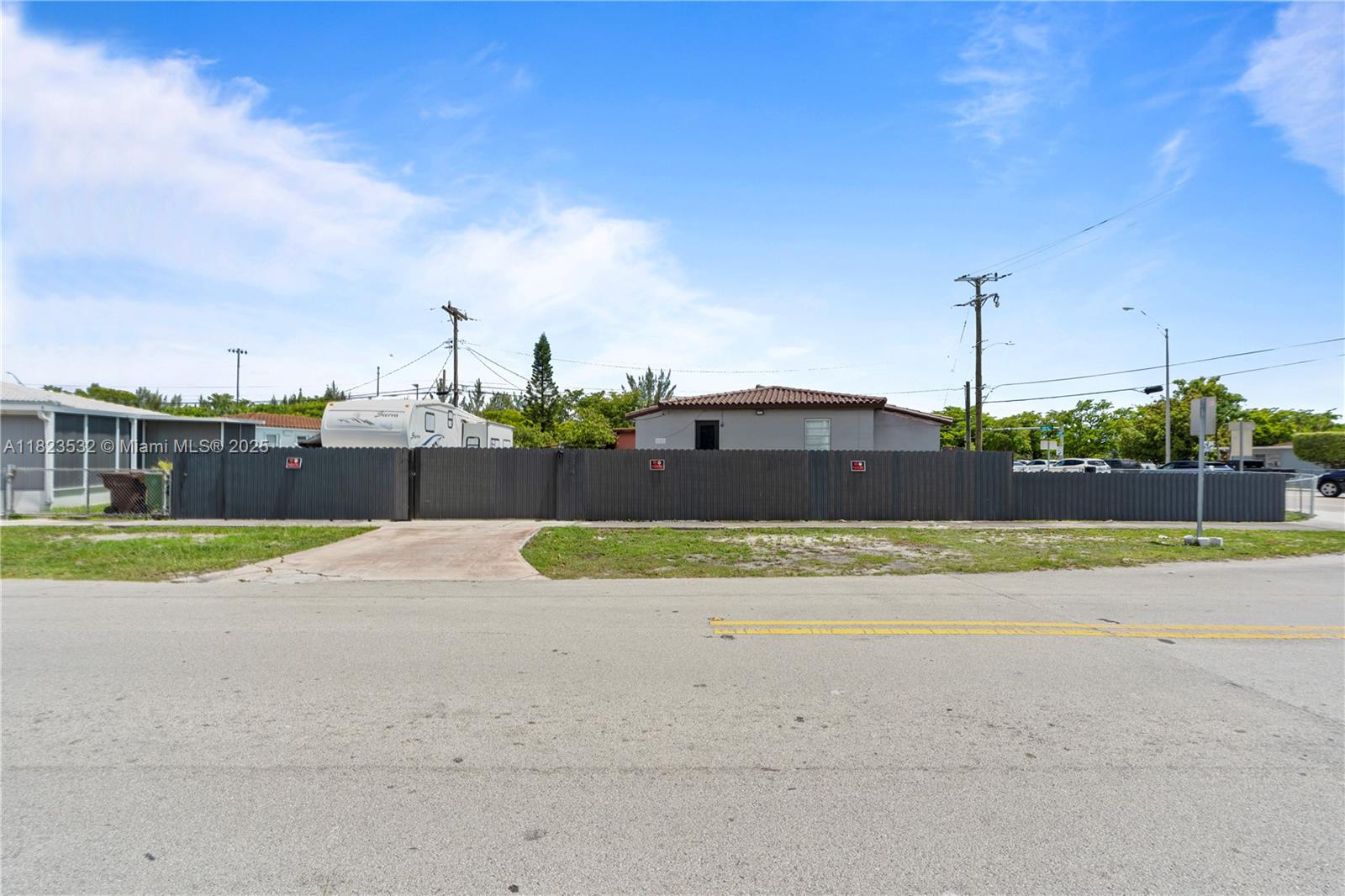 CAPSON MANOR - Residential