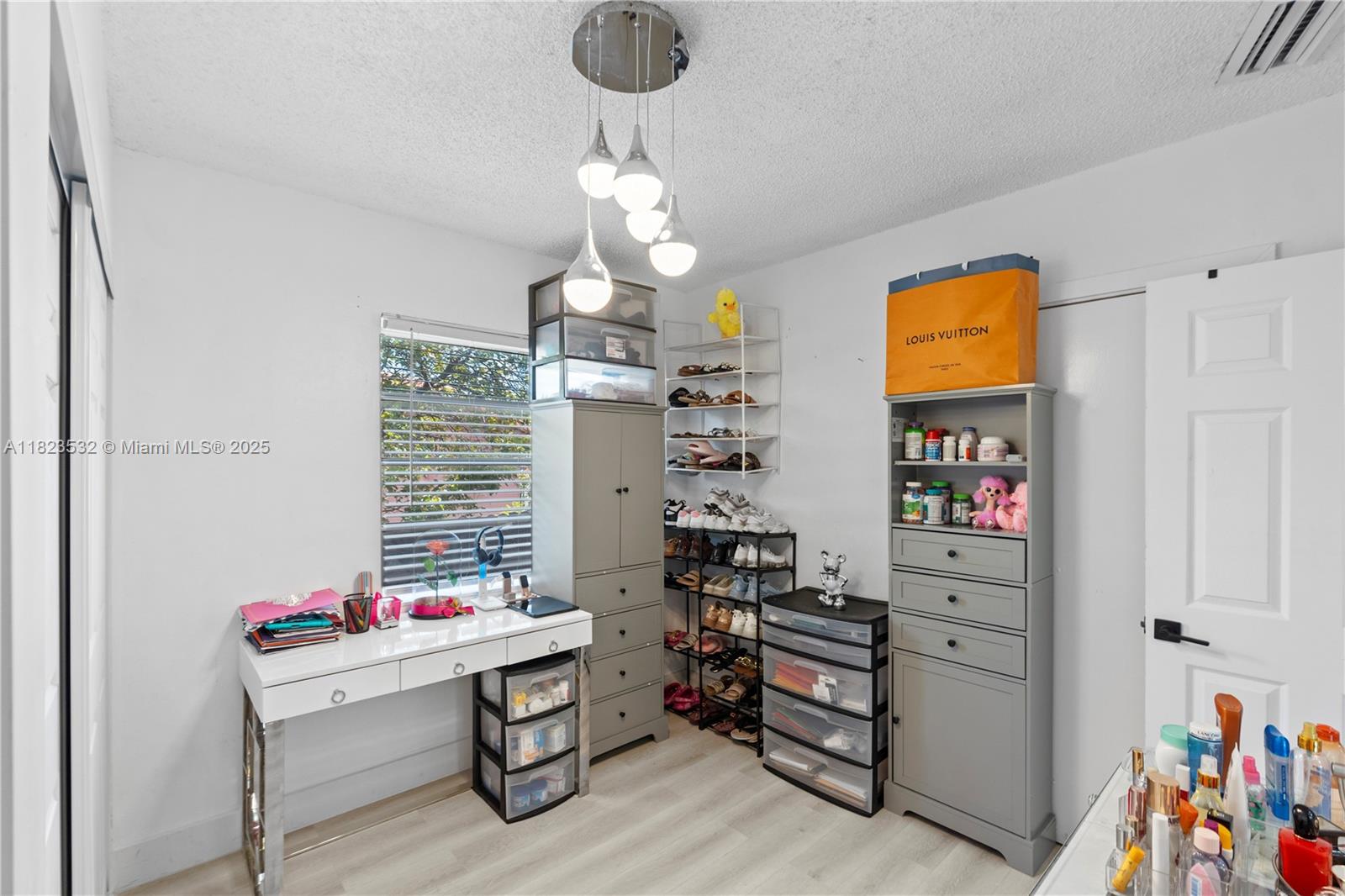 CAPSON MANOR - Residential