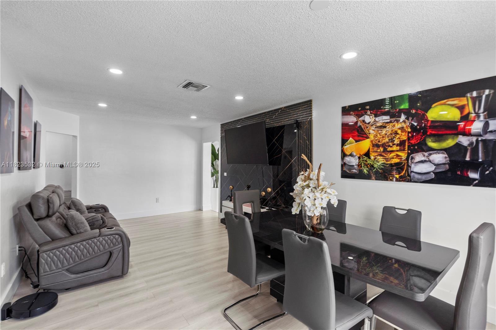 CAPSON MANOR - Residential