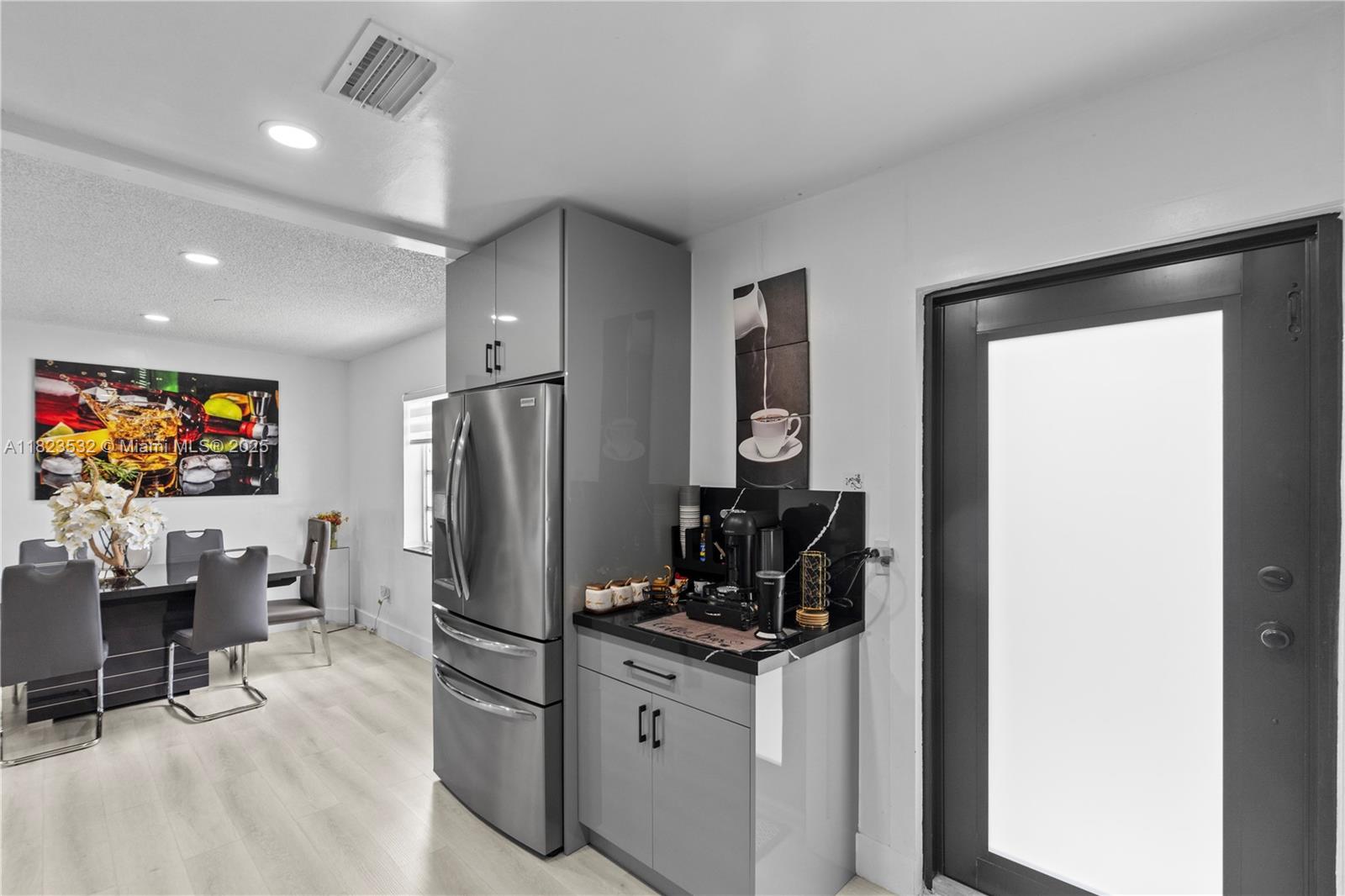 CAPSON MANOR - Residential