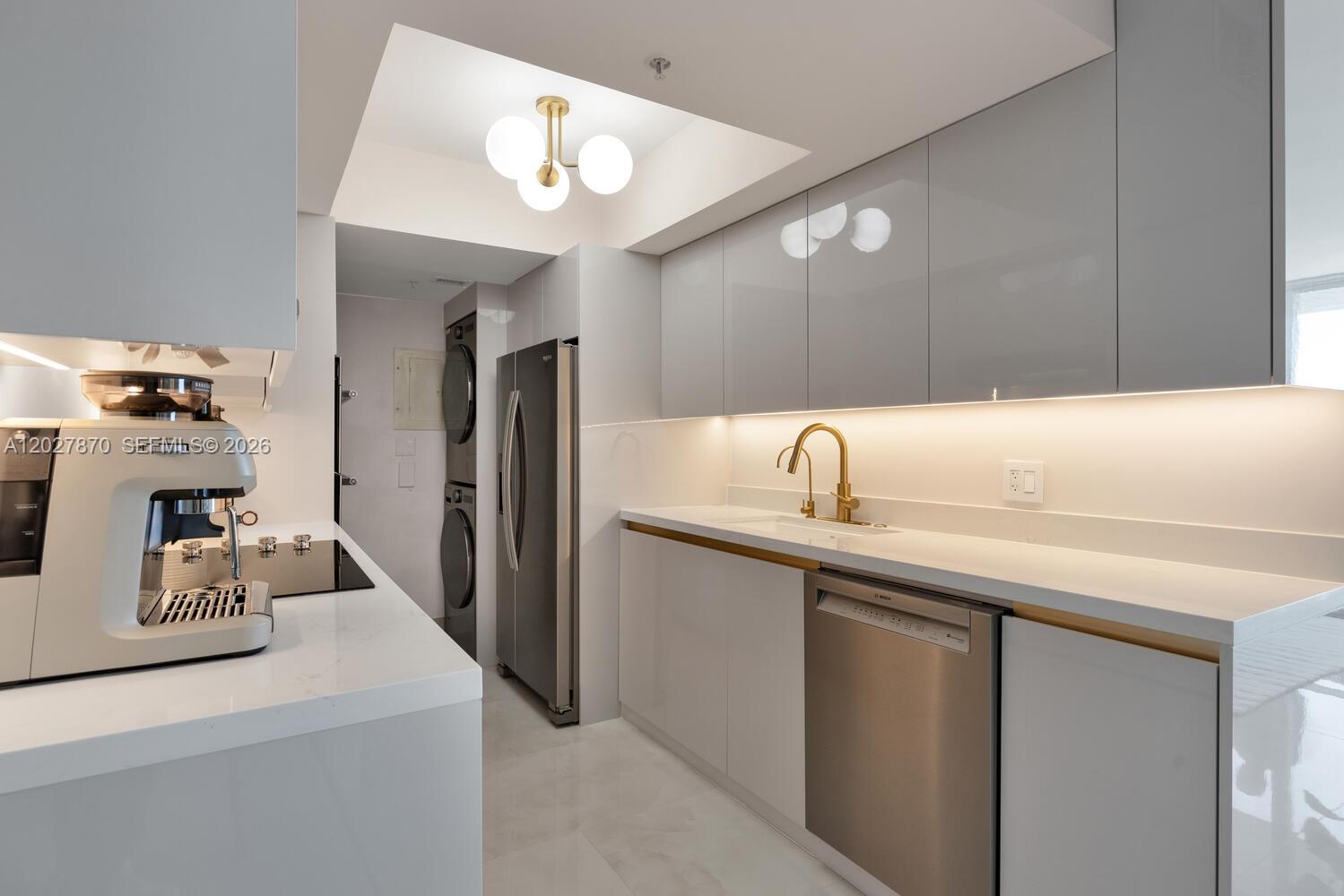 YACHT CLUB AT PORTOFINO C - Residential
