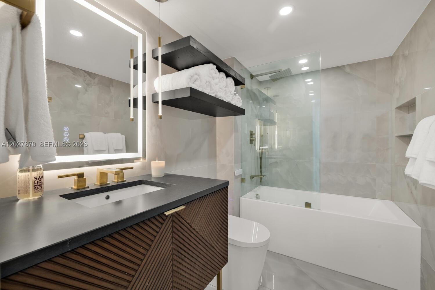 YACHT CLUB AT PORTOFINO C - Residential