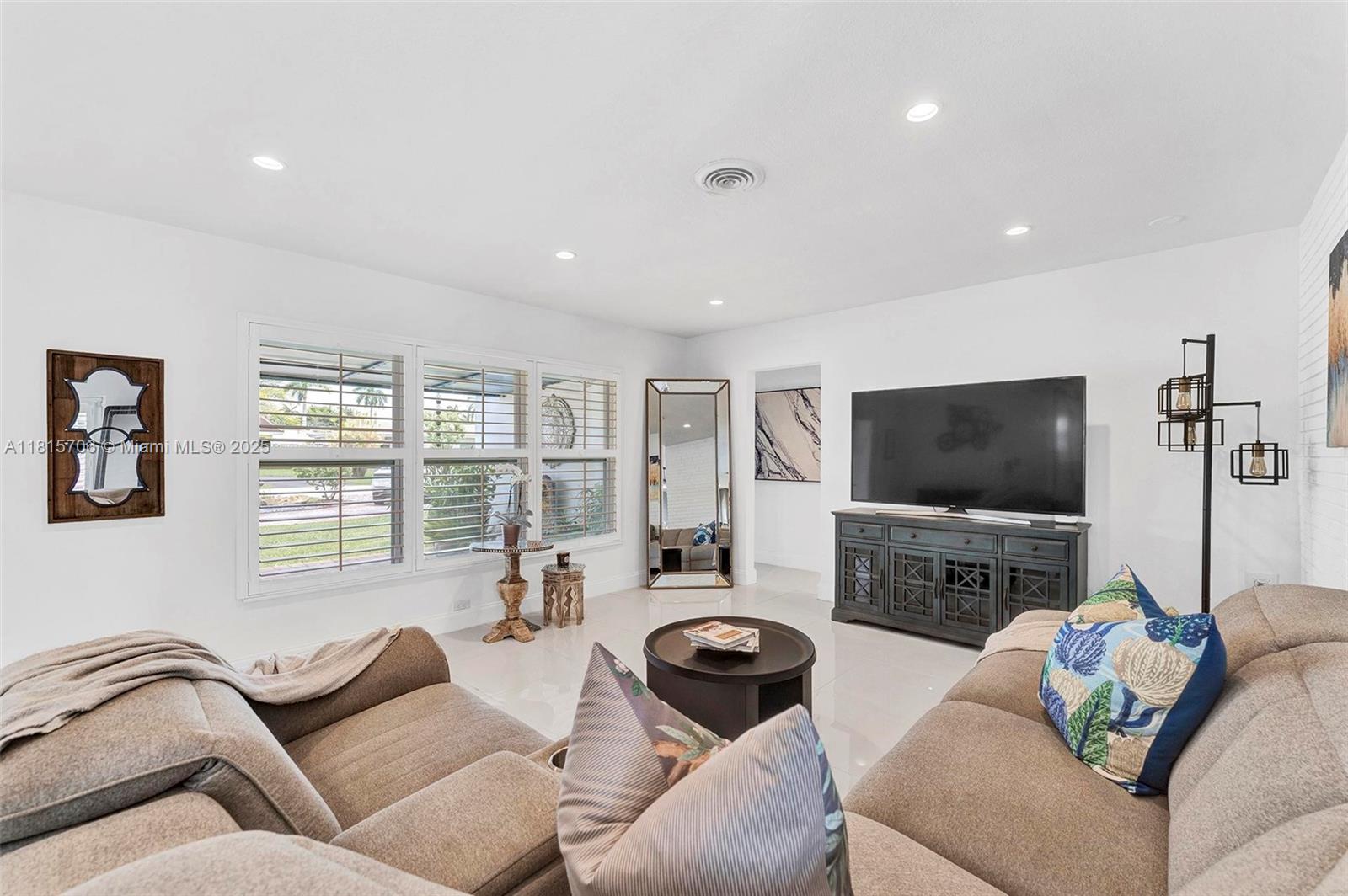 CORAL HEIGHTS SEC 2 - Residential Lease